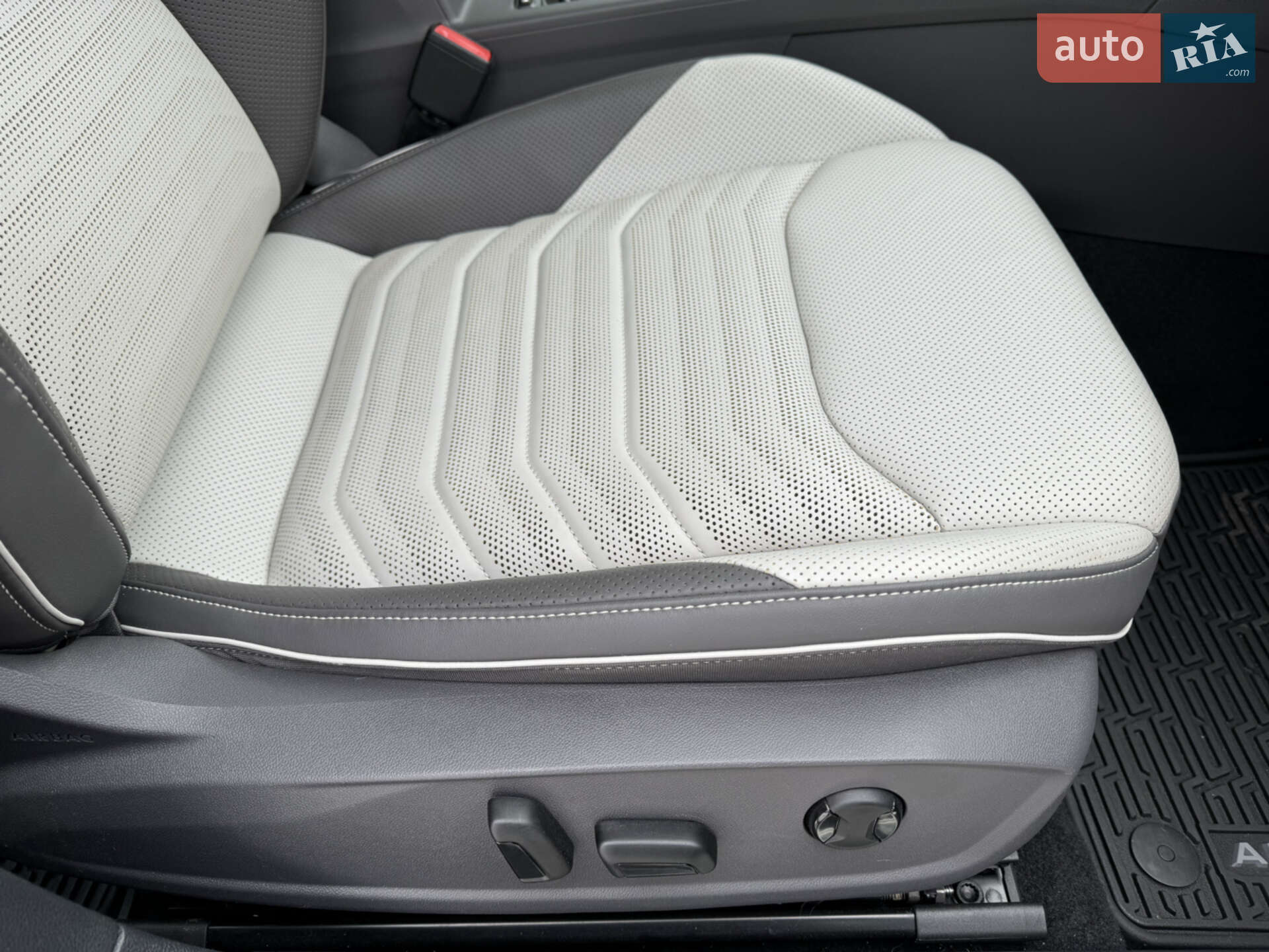 Volkswagen Arteon 2020 VIN WVWTR7AN2ME002167 фото оголошення 31 з 50