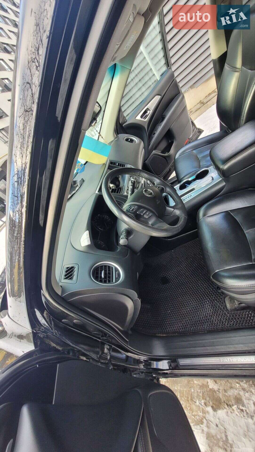 Nissan Pathfinder 2017 VIN 5N1DR2MN8HC677571 фото оголошення 5 з 8