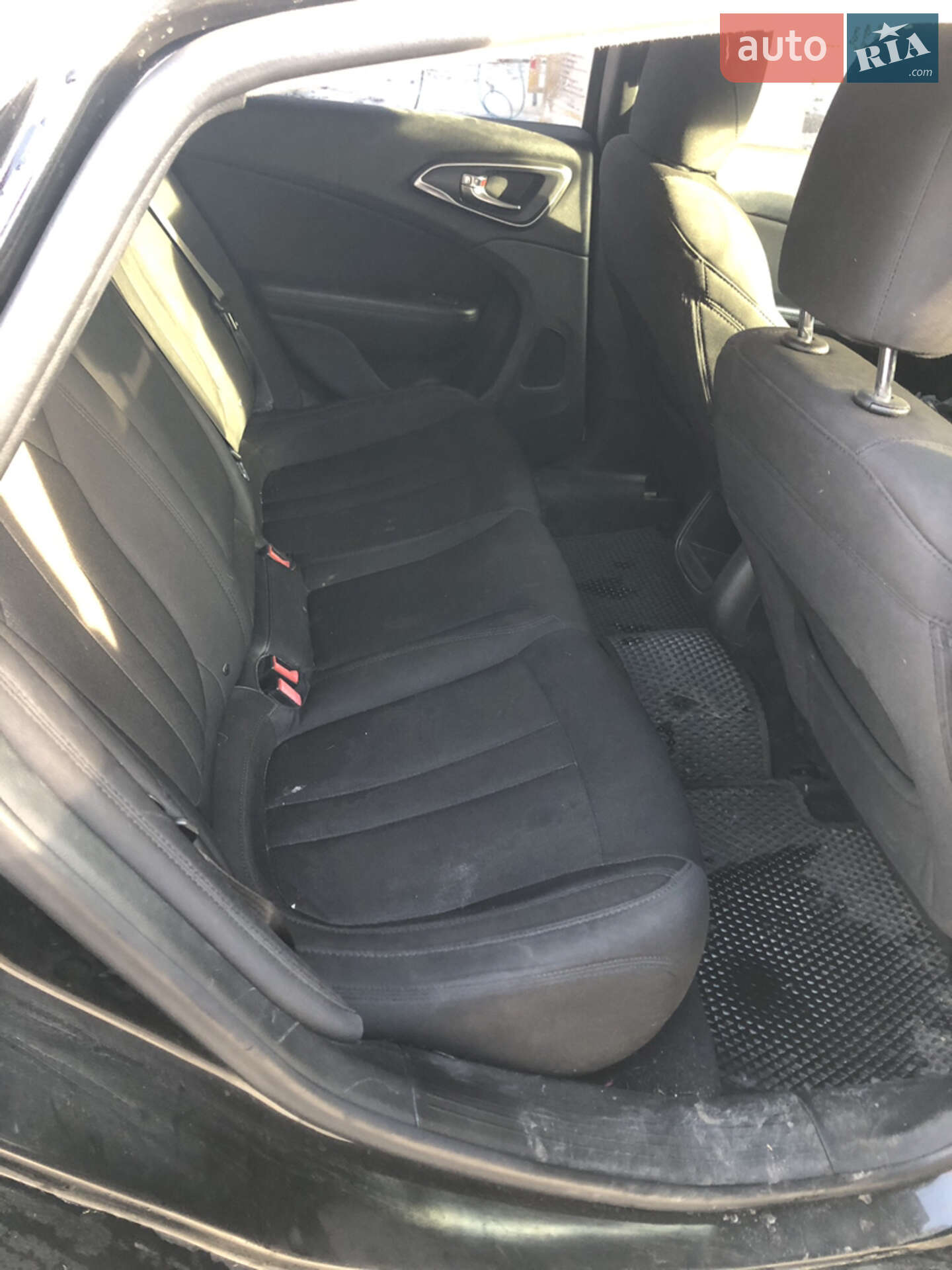 Chrysler 200 2014 VIN 1C3CCCAB5FN599032 фото оголошення 10 з 11