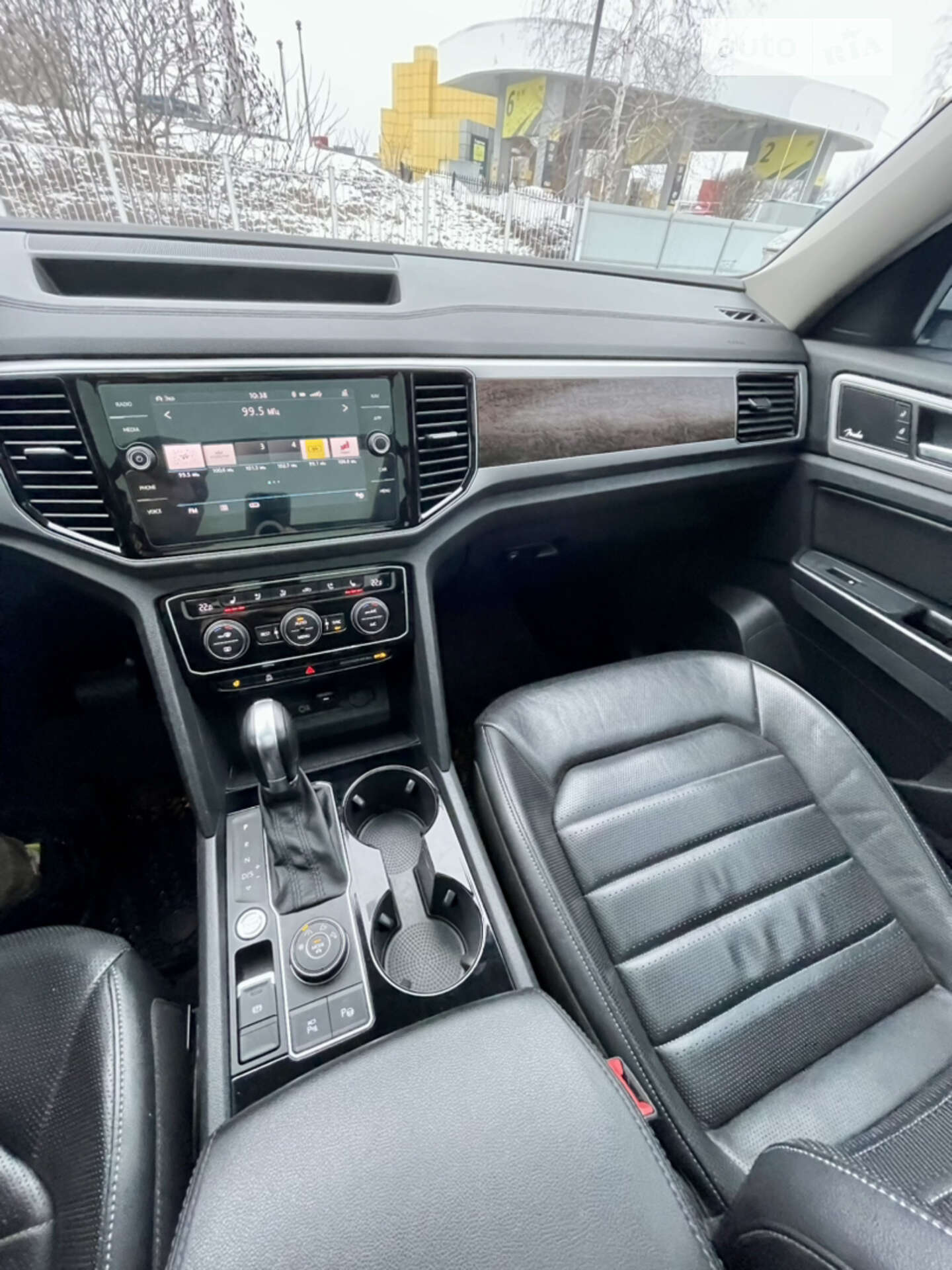 Volkswagen Atlas 2018 VIN 1V2NR2CA0JC589898 фото оголошення 3 з 10