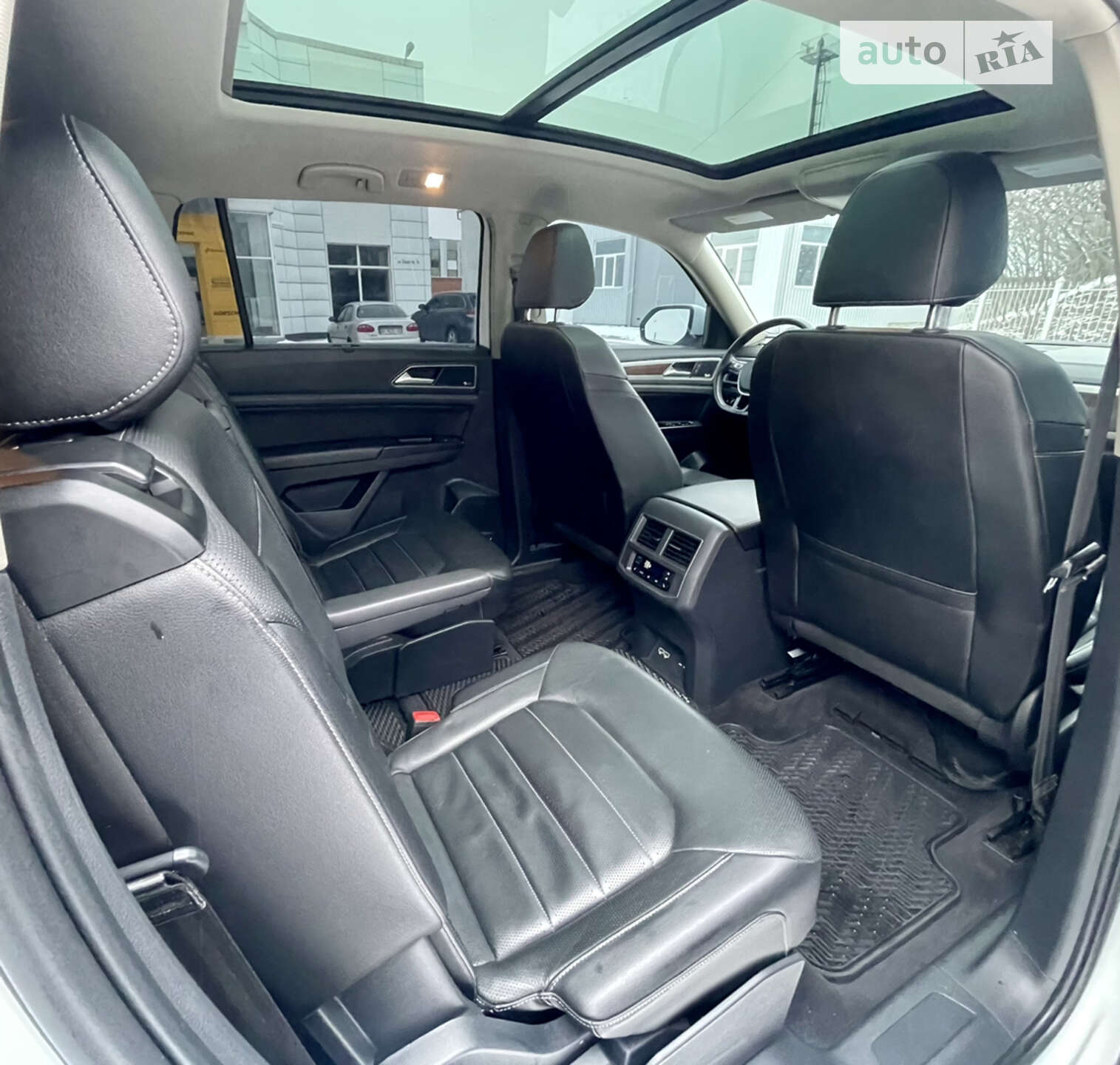 Volkswagen Atlas 2018 VIN 1V2NR2CA0JC589898 фото оголошення 9 з 10