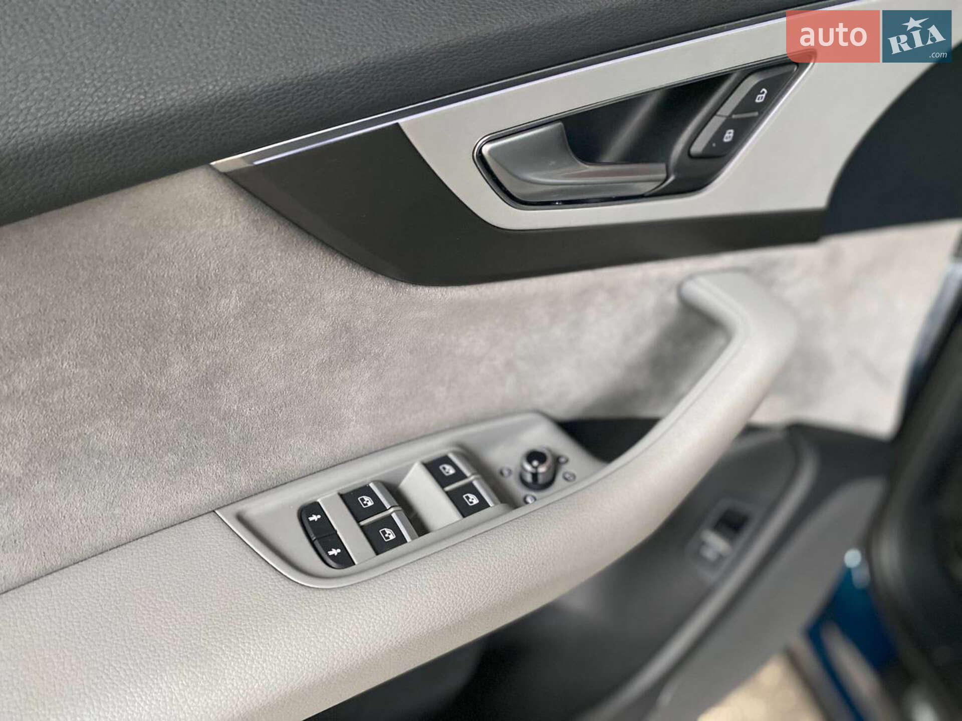 Audi Q7 2018 VIN WAUZZZ4MXJD039930 фото оголошення 8 з 20