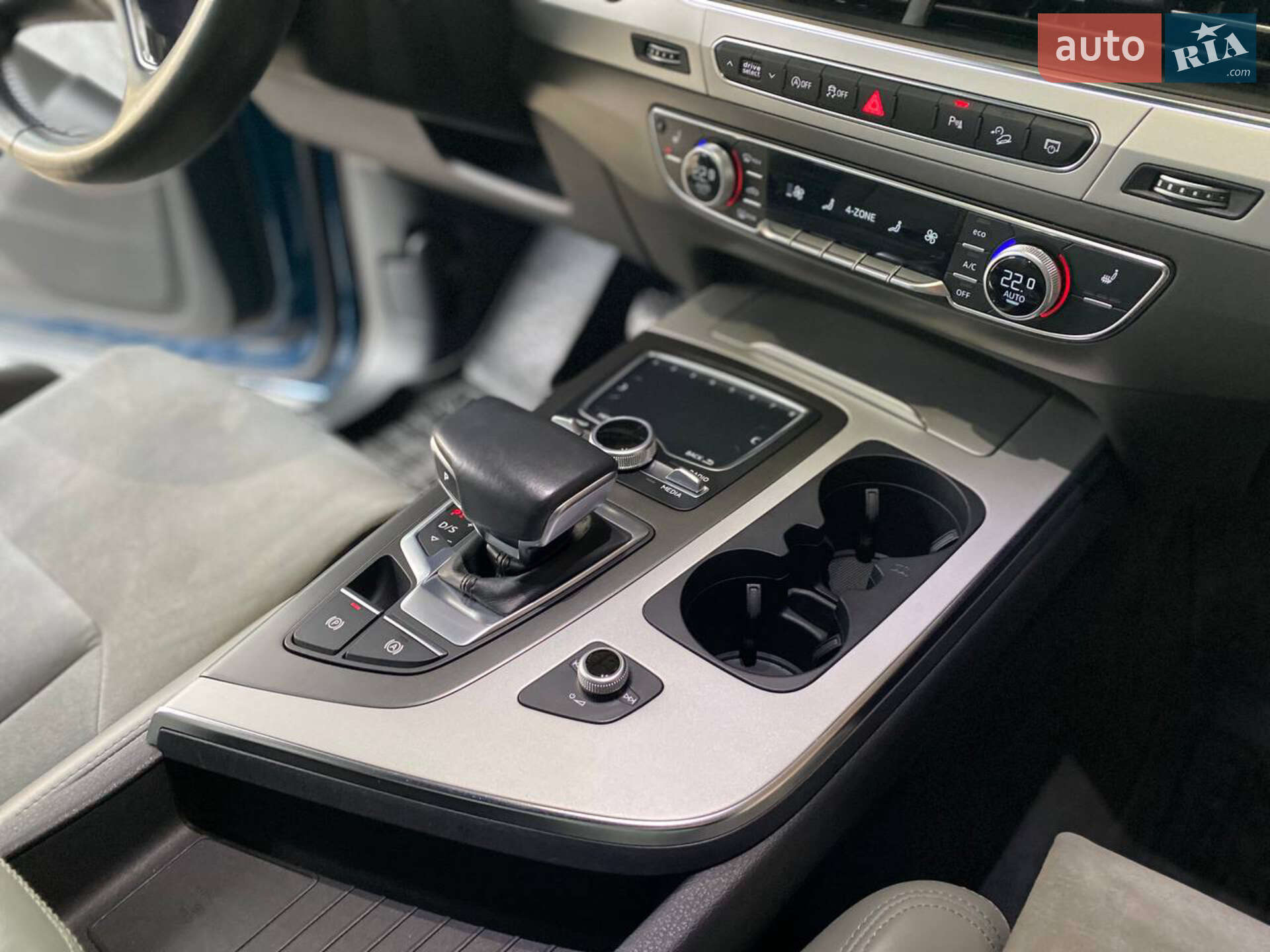 Audi Q7 2018 VIN WAUZZZ4MXJD039930 фото оголошення 16 з 20