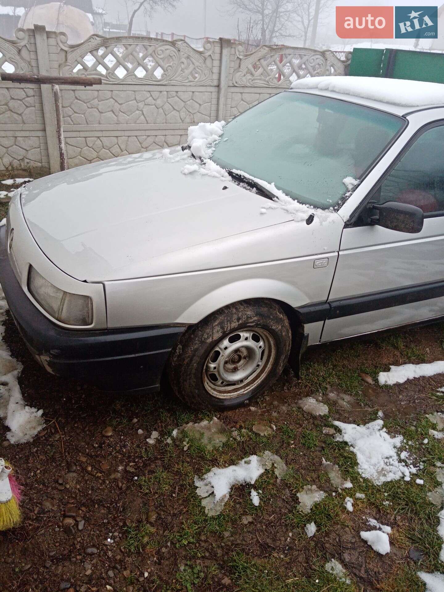 Volkswagen Passat 1988 VIN WVWZZZ33ZFE315669 фото оголошення 9 з 14