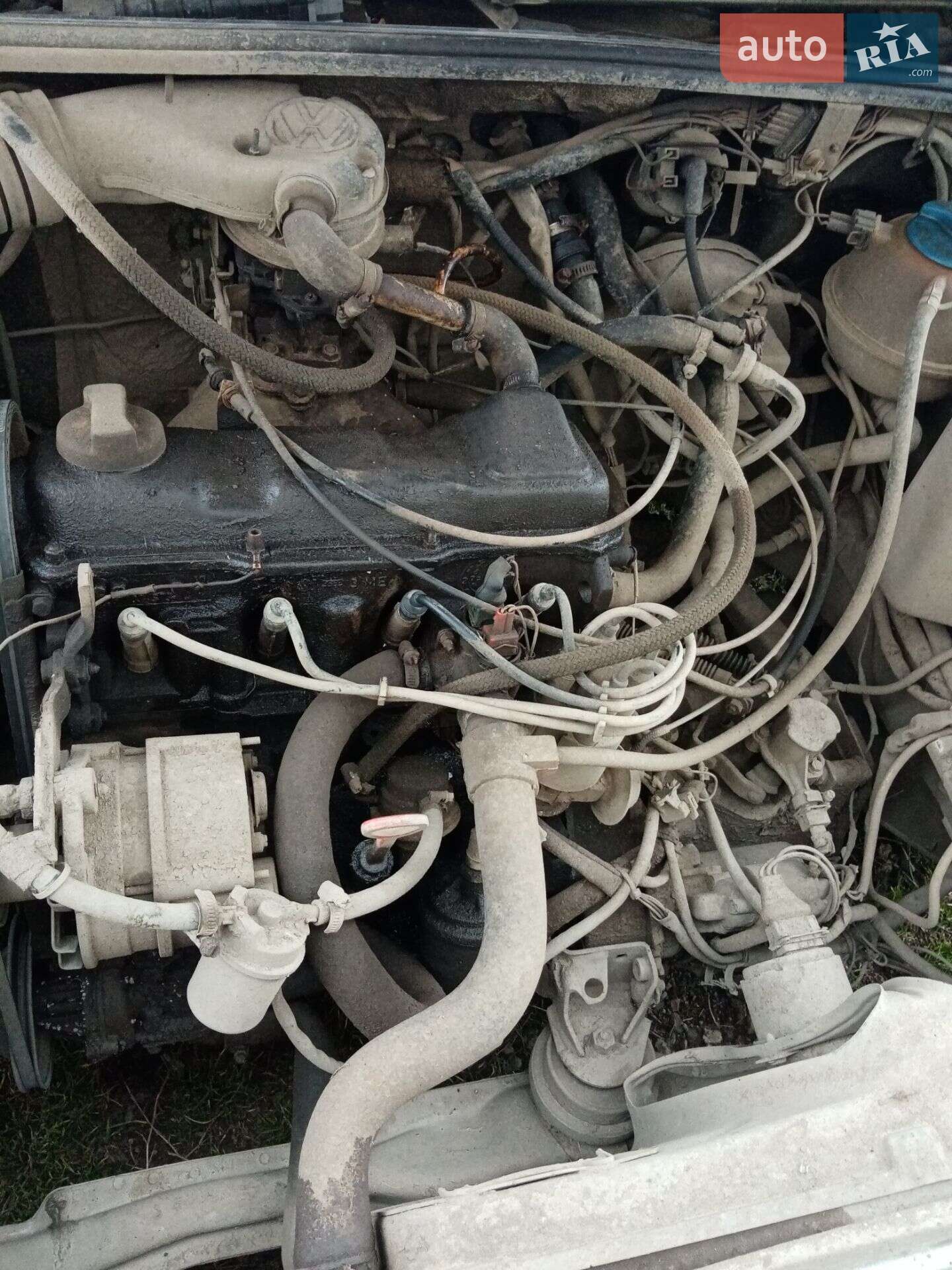 Volkswagen Passat 1988 VIN WVWZZZ33ZFE315669 фото оголошення 2 з 14
