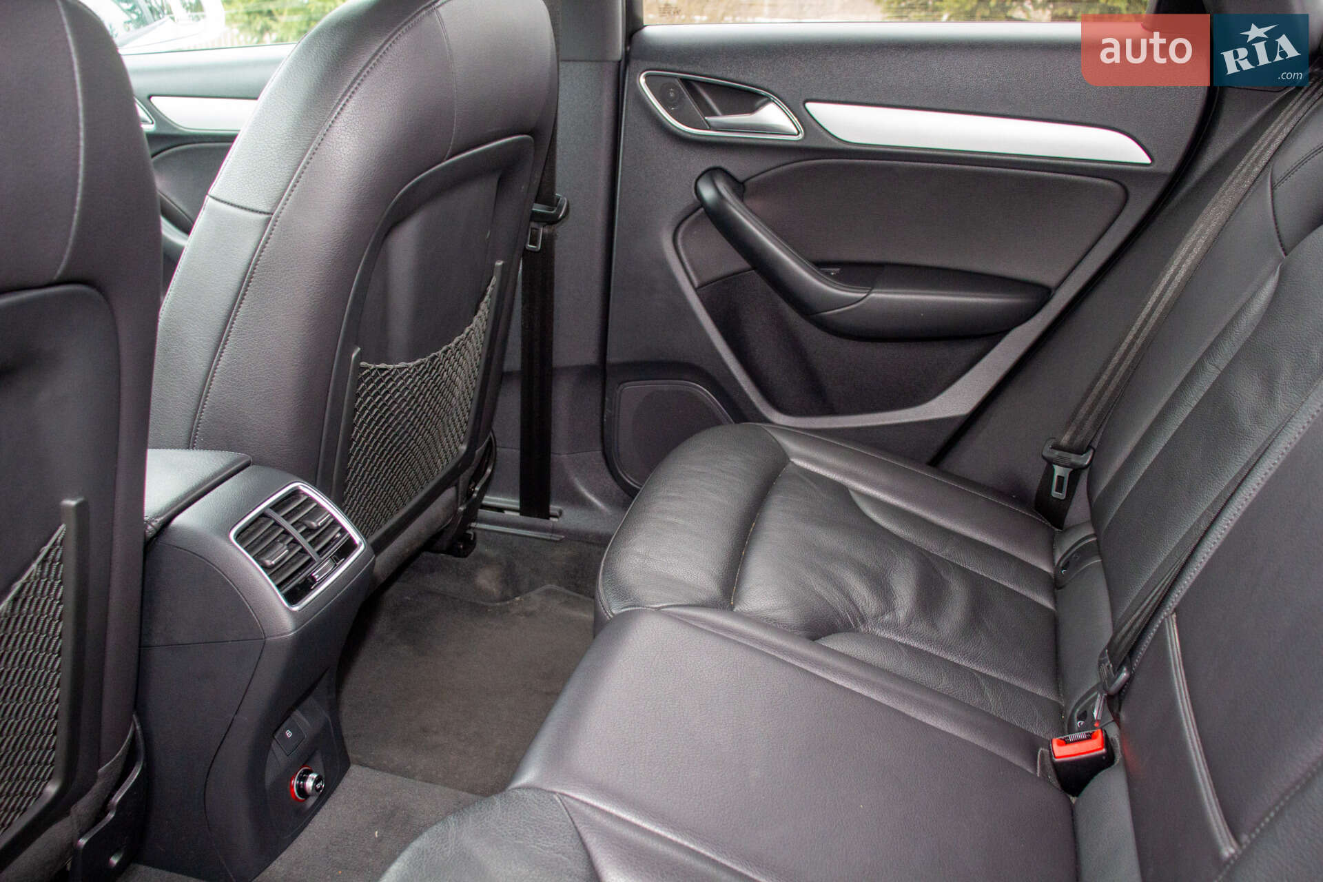 Audi Q3 2016 VIN WA1BCCFS7HR010035 фото оголошення 9 з 22