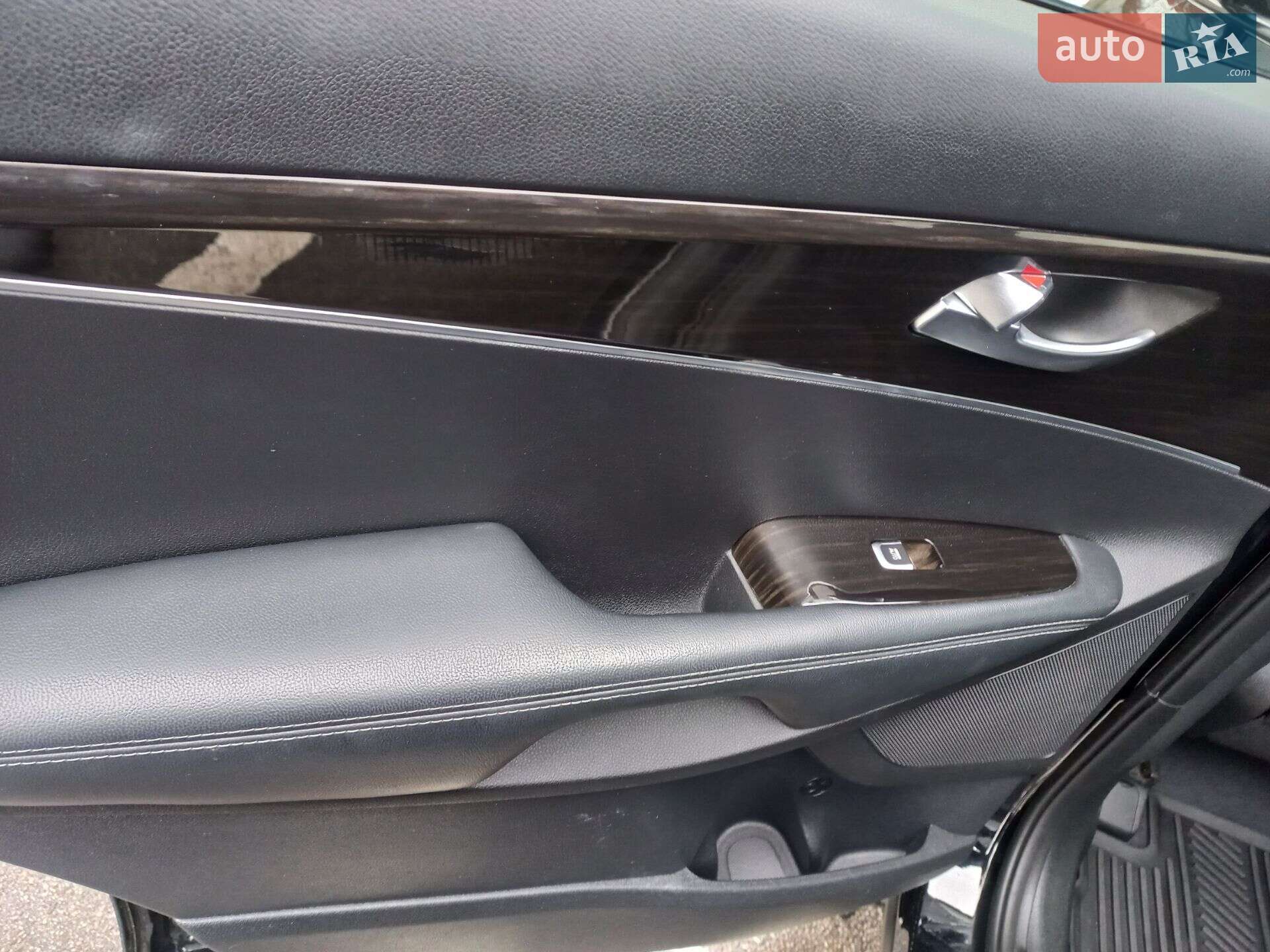 Kia Sorento 2019 VIN 5XYPGDA53KG591224 фото оголошення 30 з 43