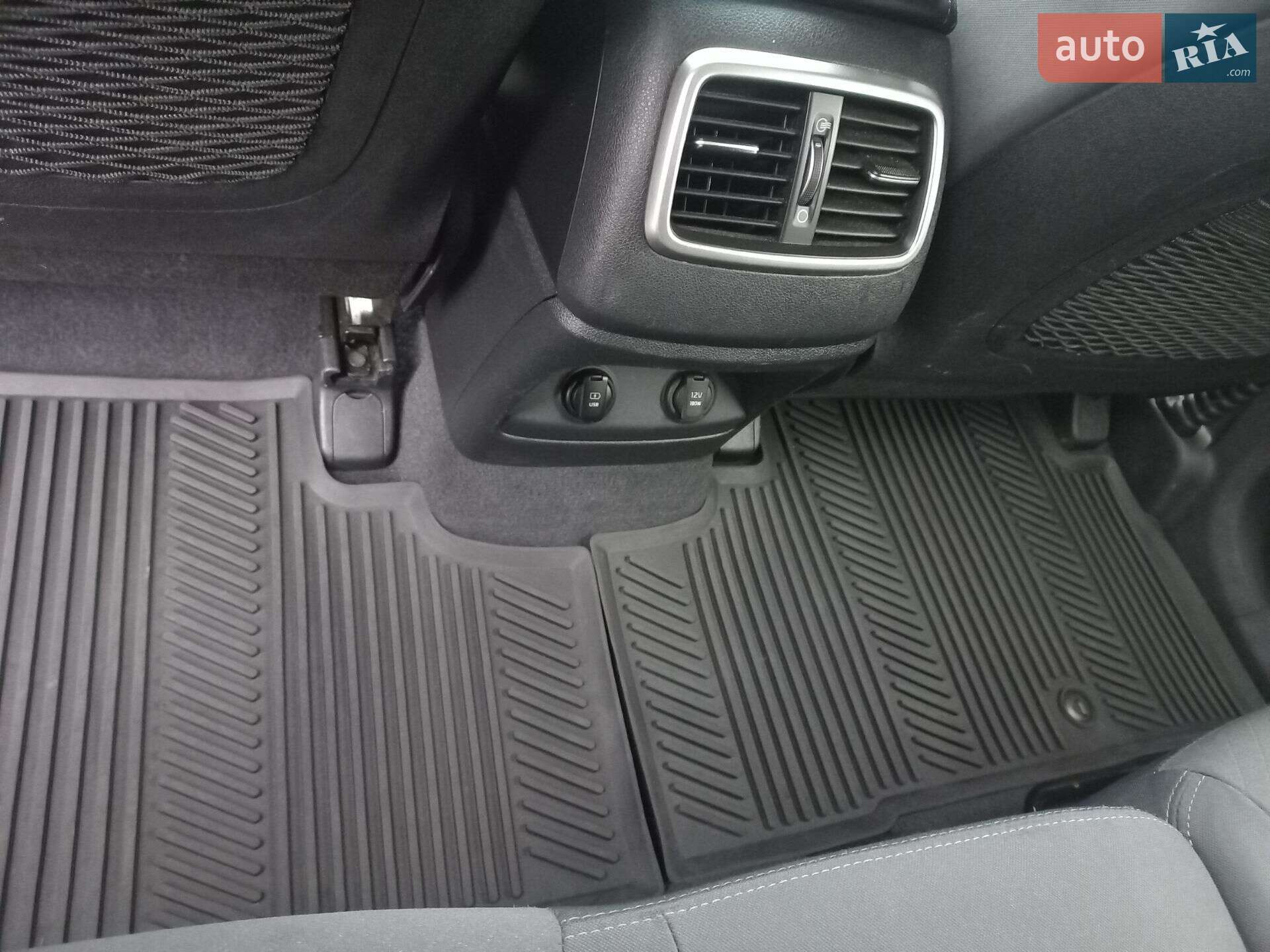 Kia Sorento 2019 VIN 5XYPGDA53KG591224 фото оголошення 29 з 43