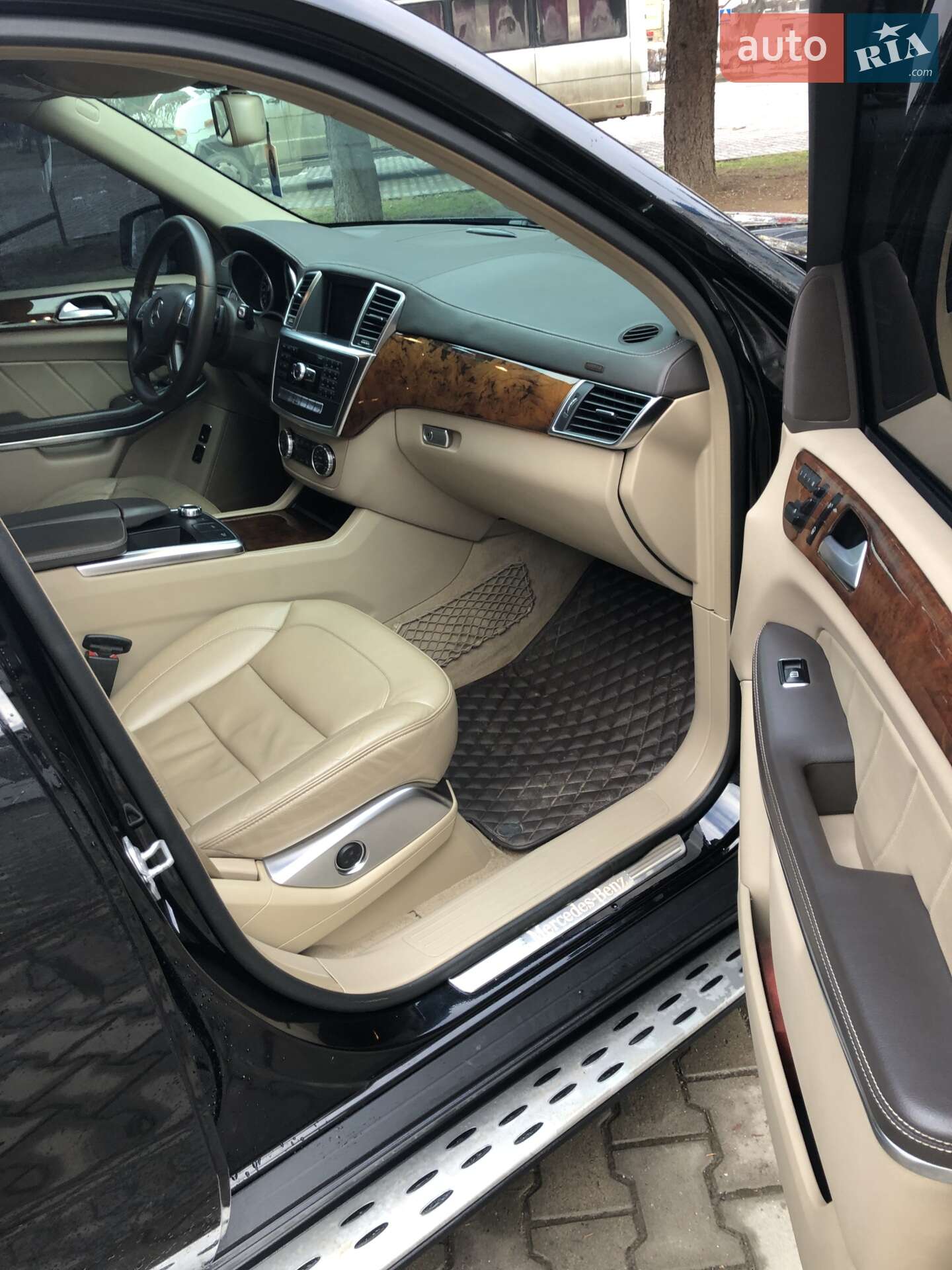 Mercedes-Benz GL-Class 2013 VIN 4JGDF7CE5DA258770 фото оголошення 6 з 12