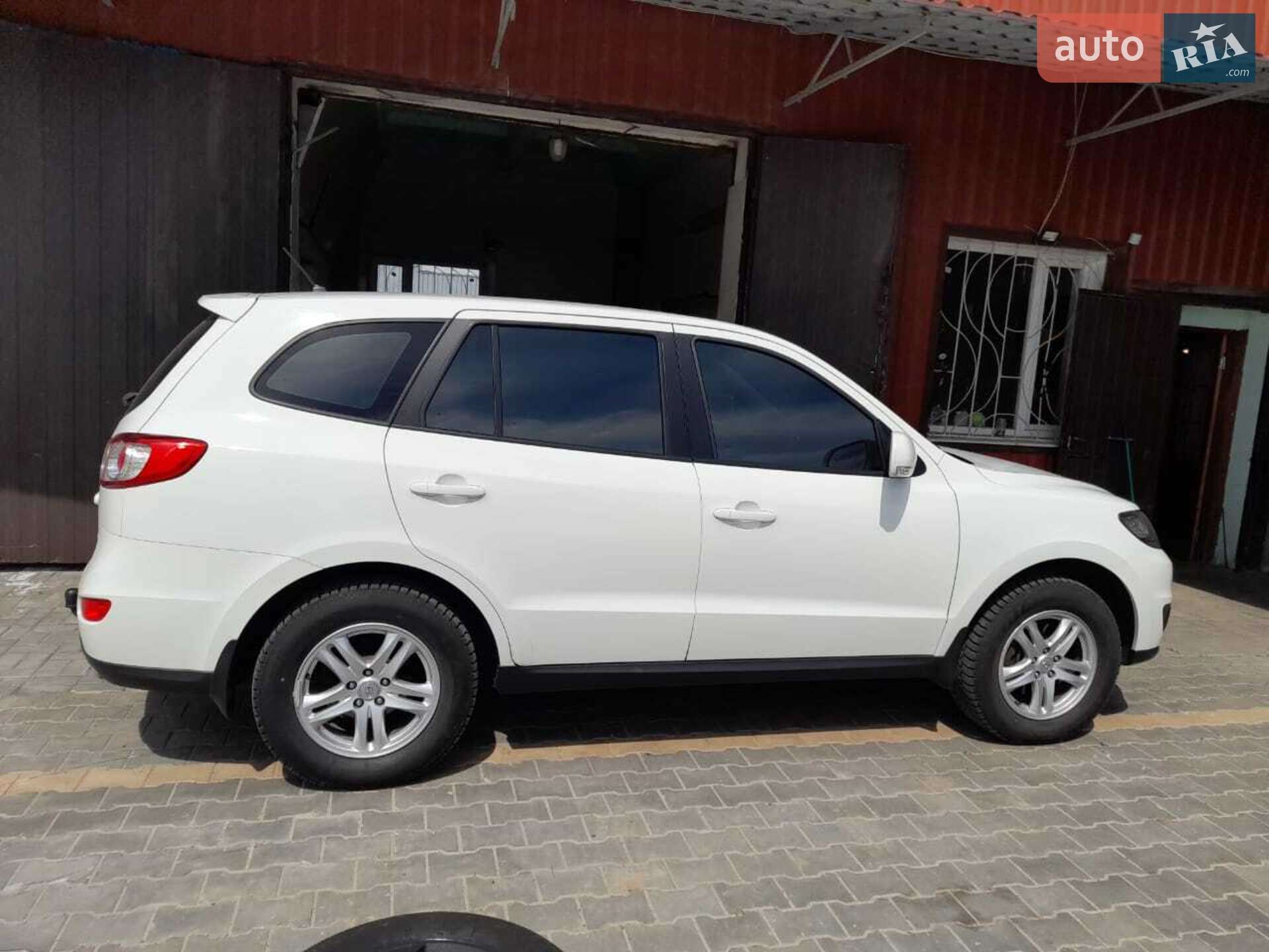 Hyundai Santa FE 2010 VIN KMHSG81XCAU629084 фото оголошення 3 з 12
