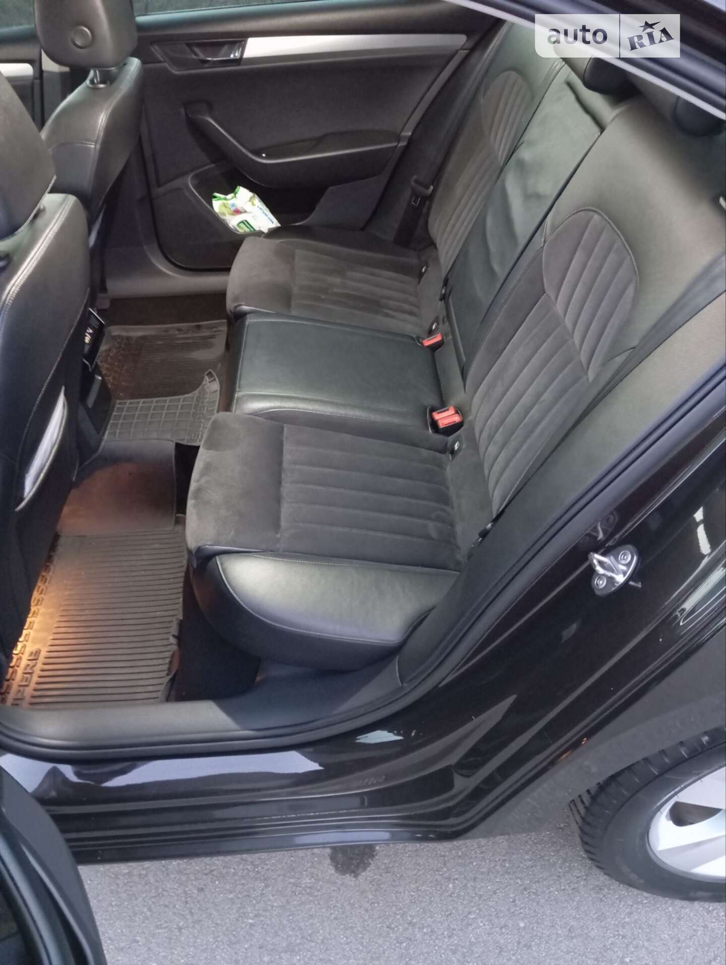 Skoda Superb 2016 VIN TMBAL4NPXGB300250 фото оголошення 4 з 14