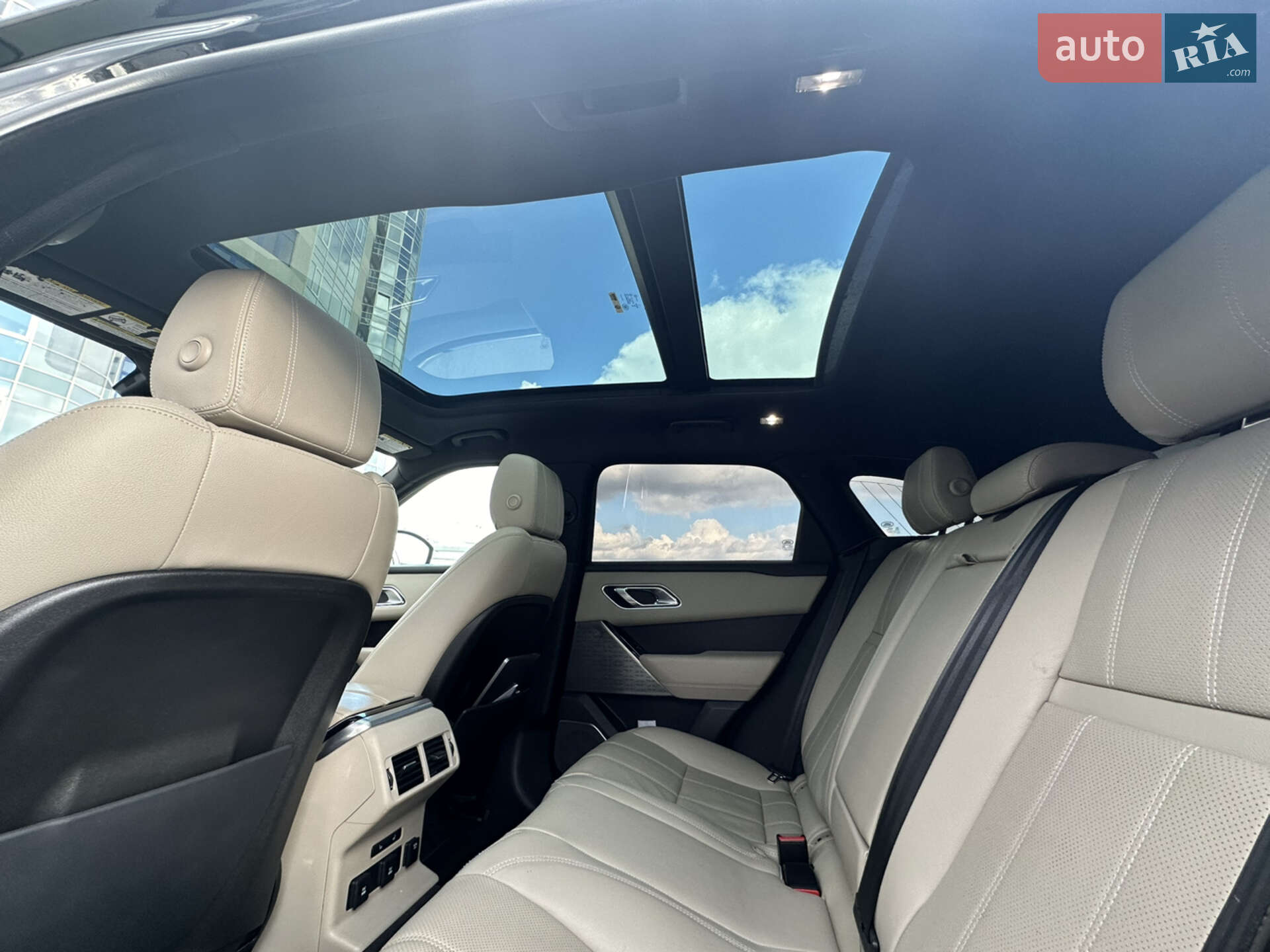 Land Rover Range Rover Velar 2017 VIN SALYL2RX8JA741989 фото оголошення 12 з 18
