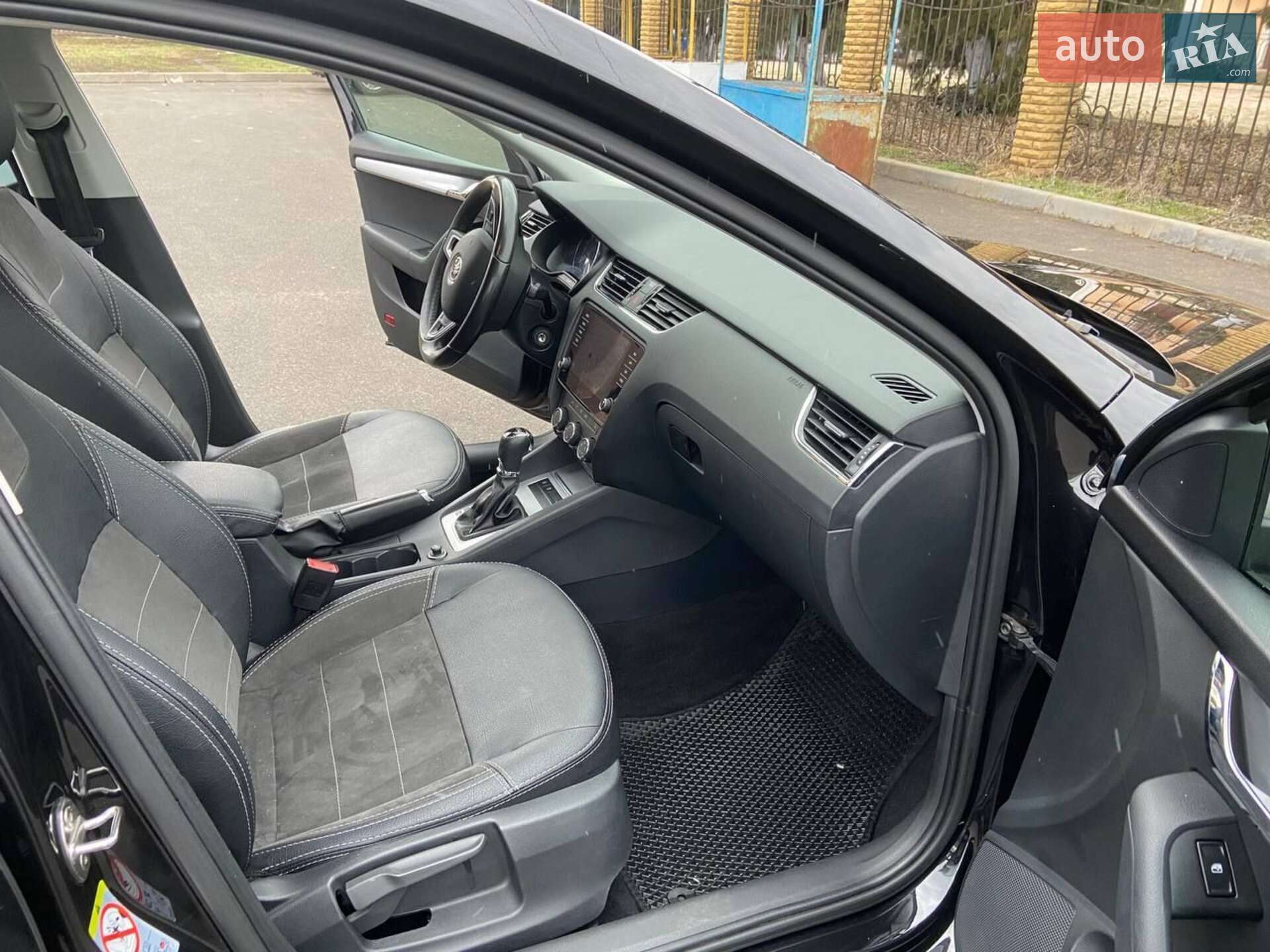 Skoda Octavia 2017 VIN TMBJJ7NEXJ0190454 фото оголошення 14 з 21