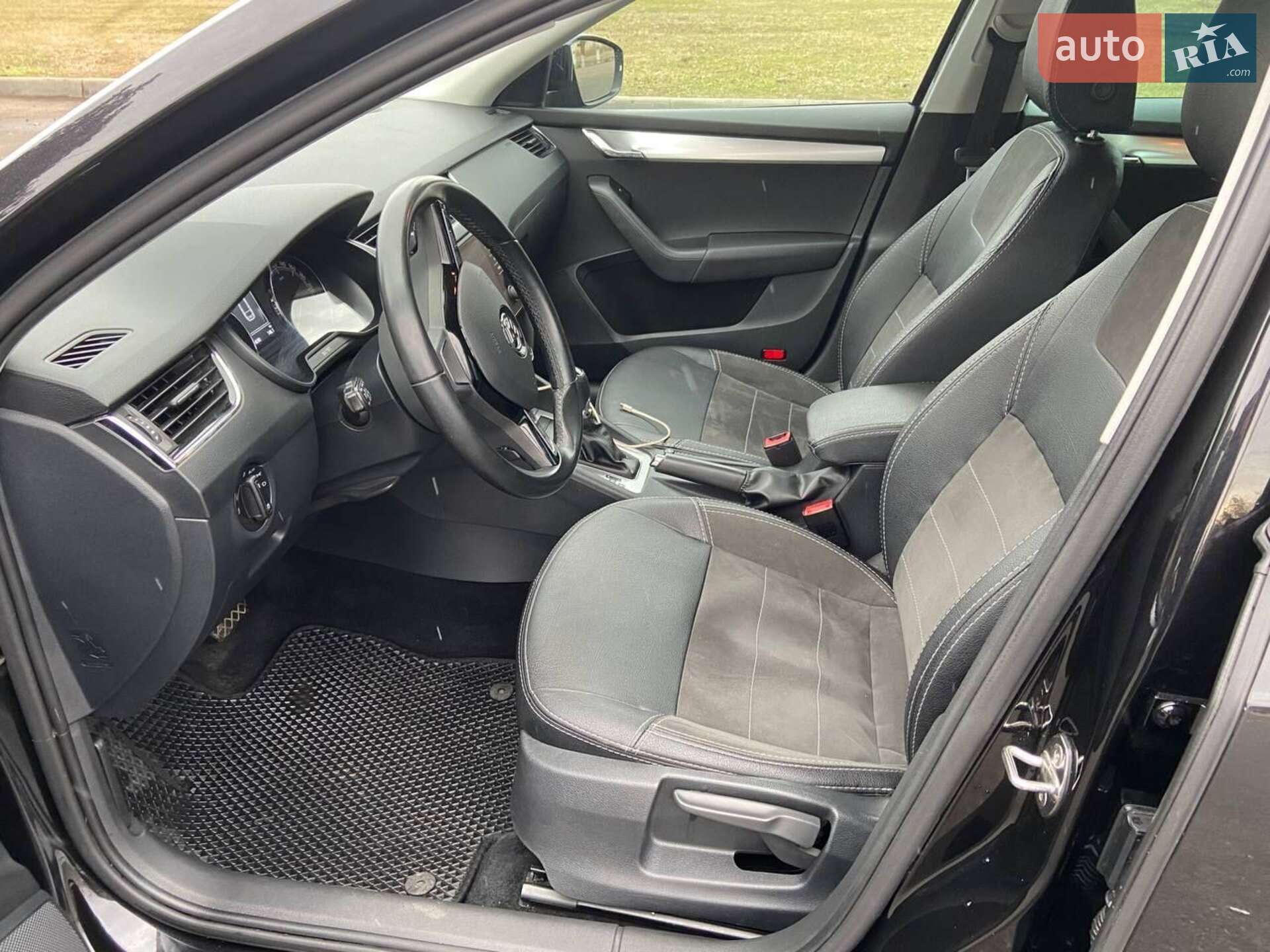 Skoda Octavia 2017 VIN TMBJJ7NEXJ0190454 фото оголошення 16 з 21