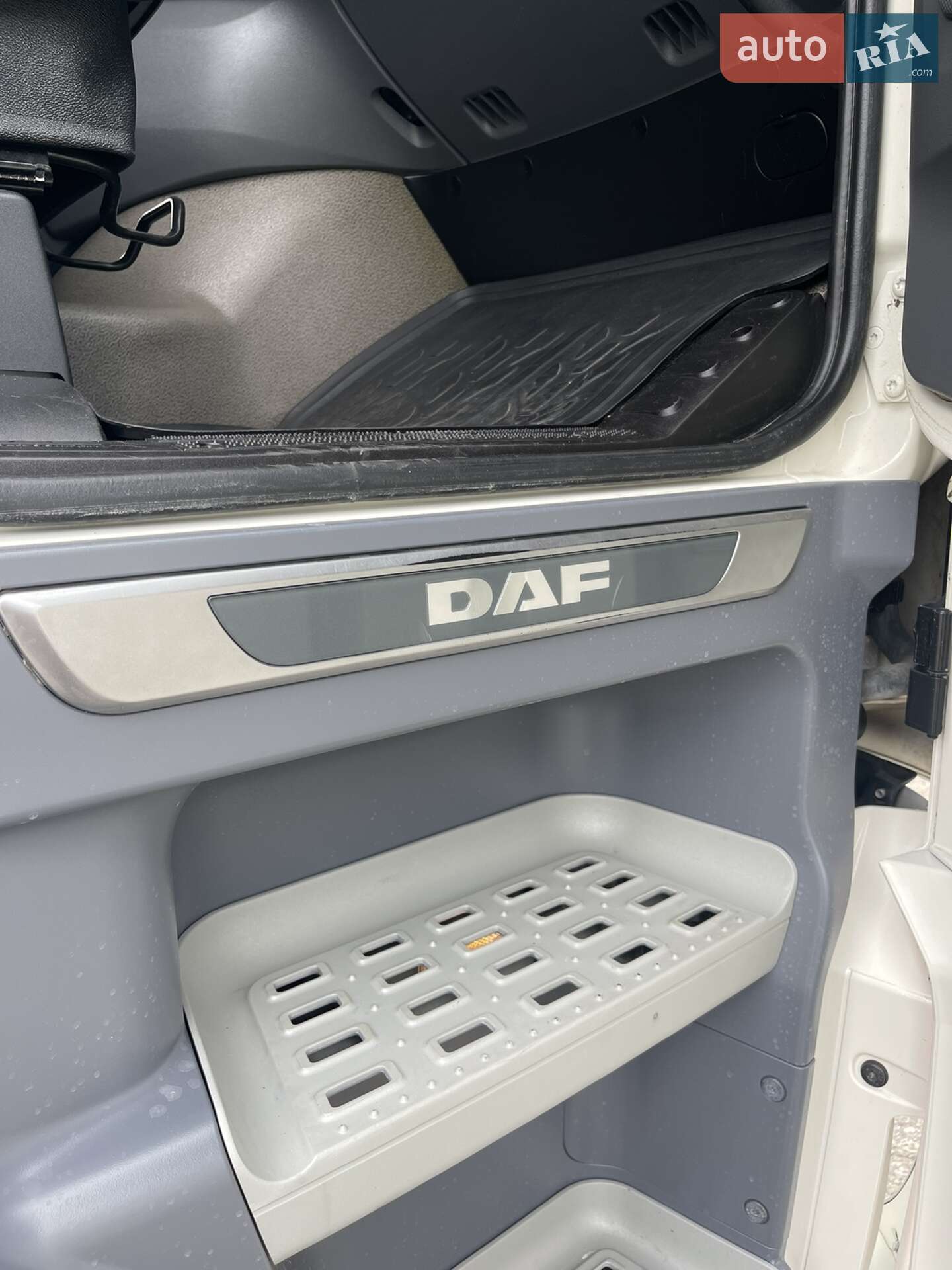 DAF XF 106 2017 VIN XLRTEH4300G174559 фото оголошення 27 з 34