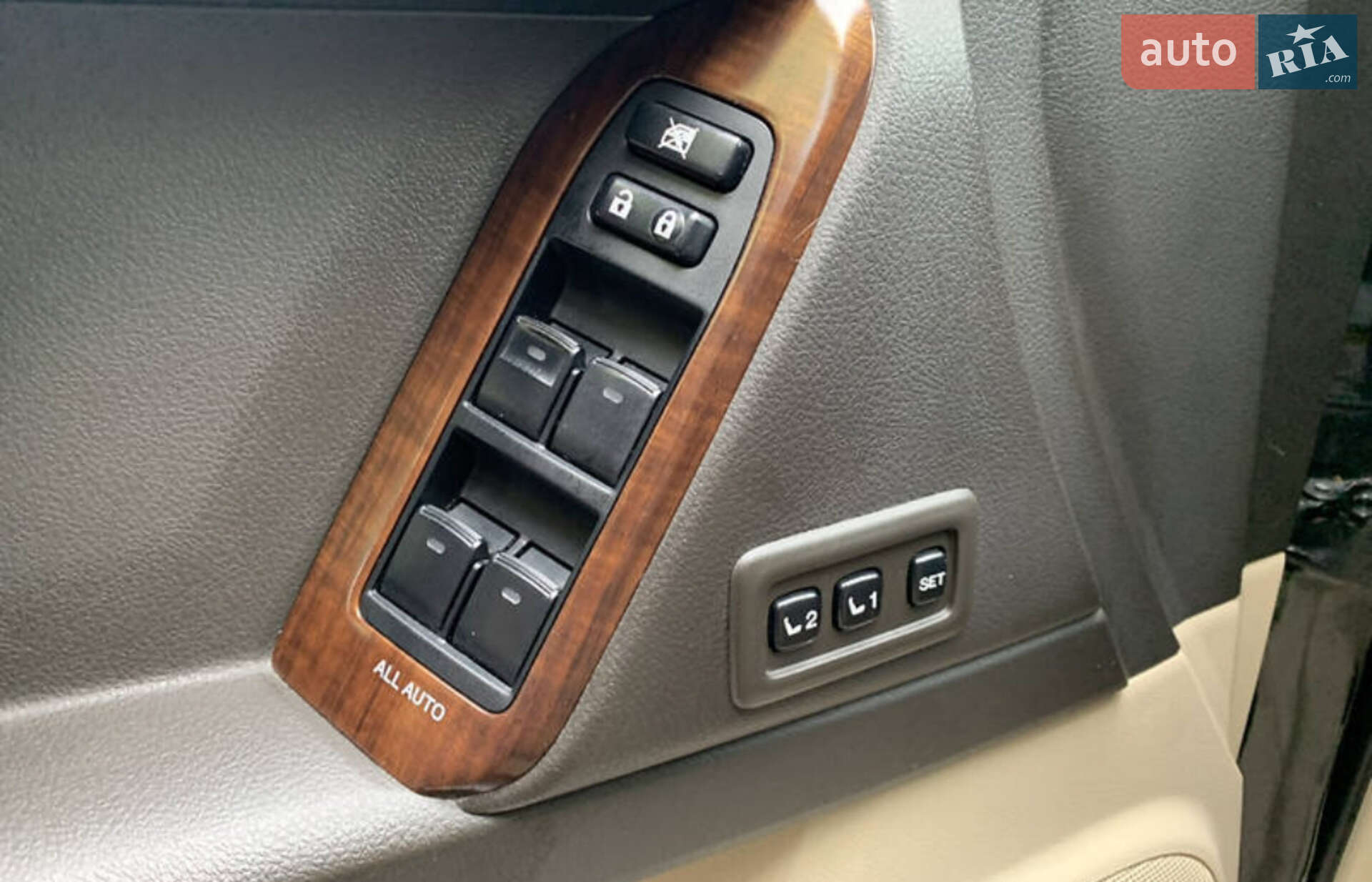 Toyota Land Cruiser Prado 2010 VIN JTEBU3FJ80K011021 фото оголошення 4 з 14