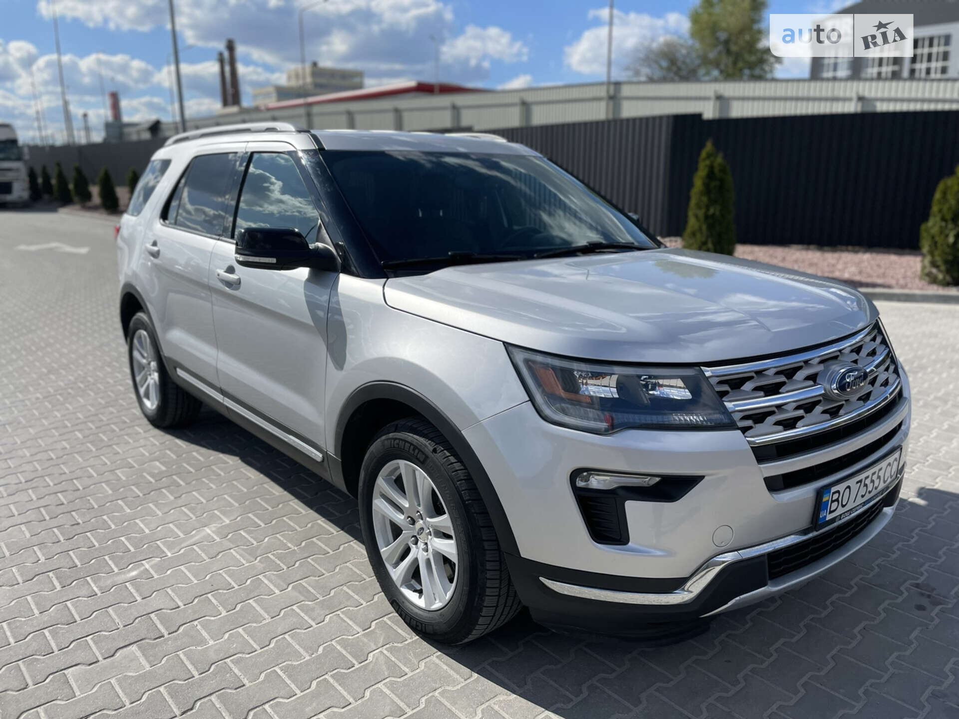 Ford Explorer 2018 VIN 1FM5K8D8XJGC15176 фото оголошення 2 з 14