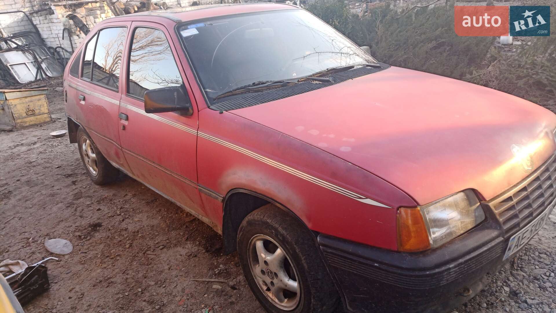 Opel Kadett 1987 VIN W0L000034H2526806 фото оголошення 2 з 4