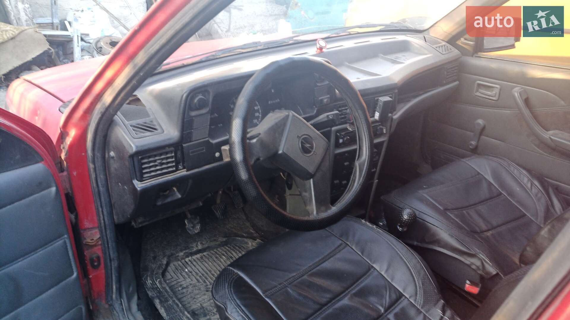 Opel Kadett 1987 VIN W0L000034H2526806 фото оголошення 3 з 4