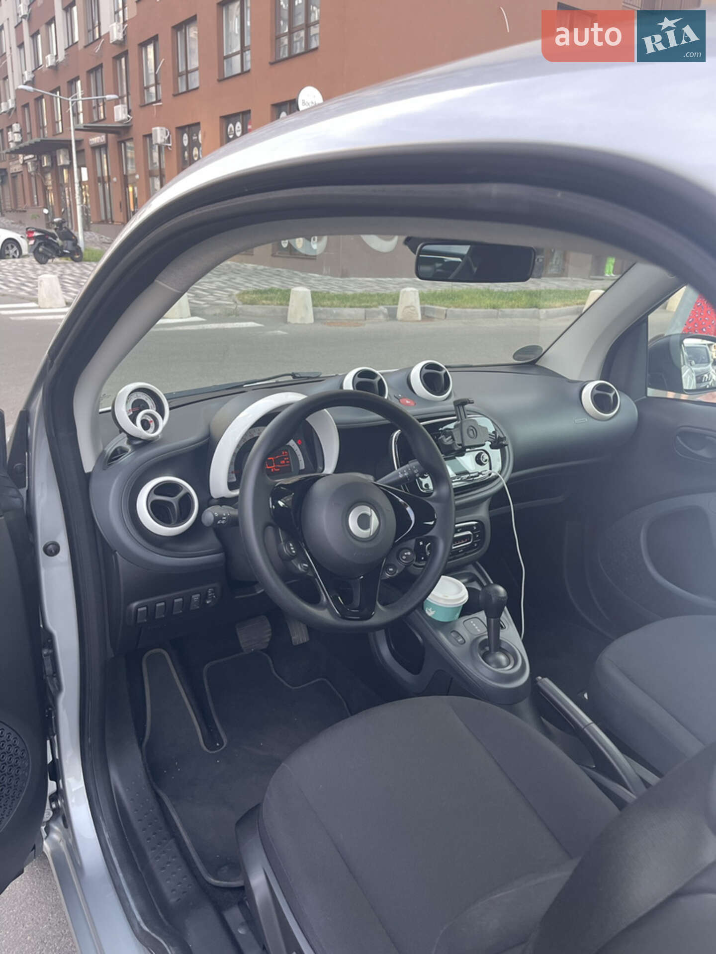 Smart EQ Fortwo 2019 VIN WME4533911K370705 фото оголошення 3 з 28