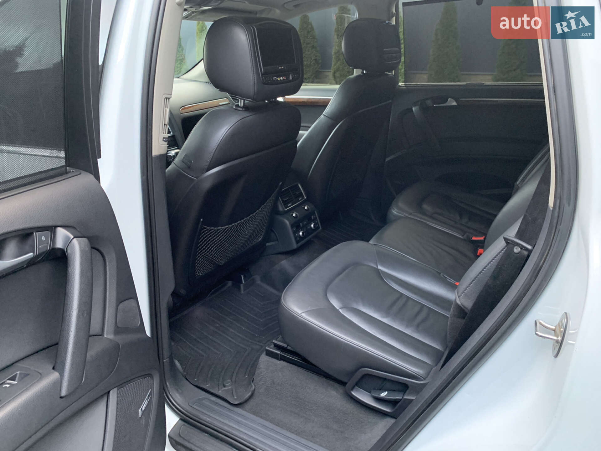 Audi Q7 2013 VIN WA1LMAFE8DD016692 фото оголошення 28 з 114