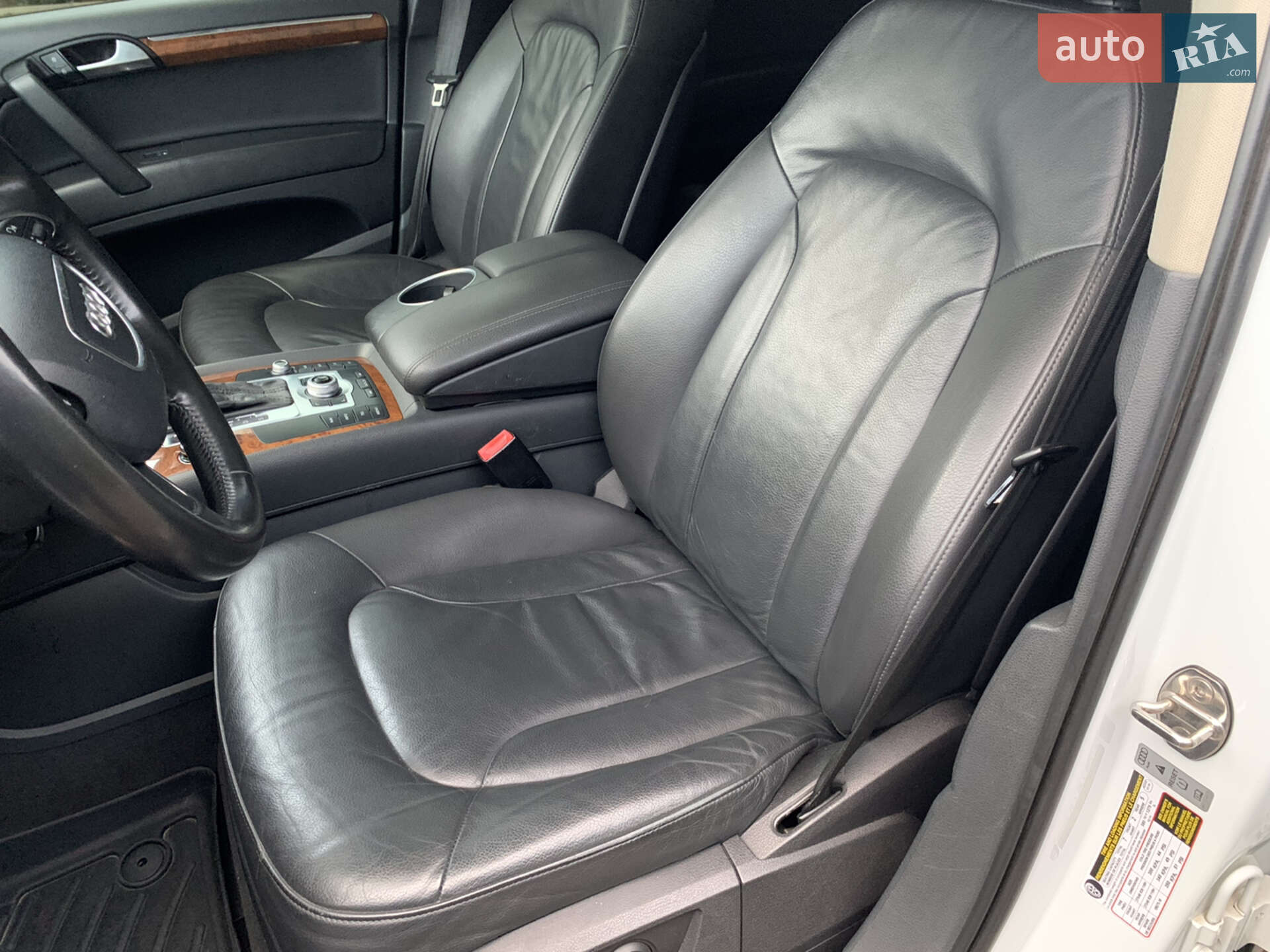 Audi Q7 2013 VIN WA1LMAFE8DD016692 фото оголошення 30 з 114