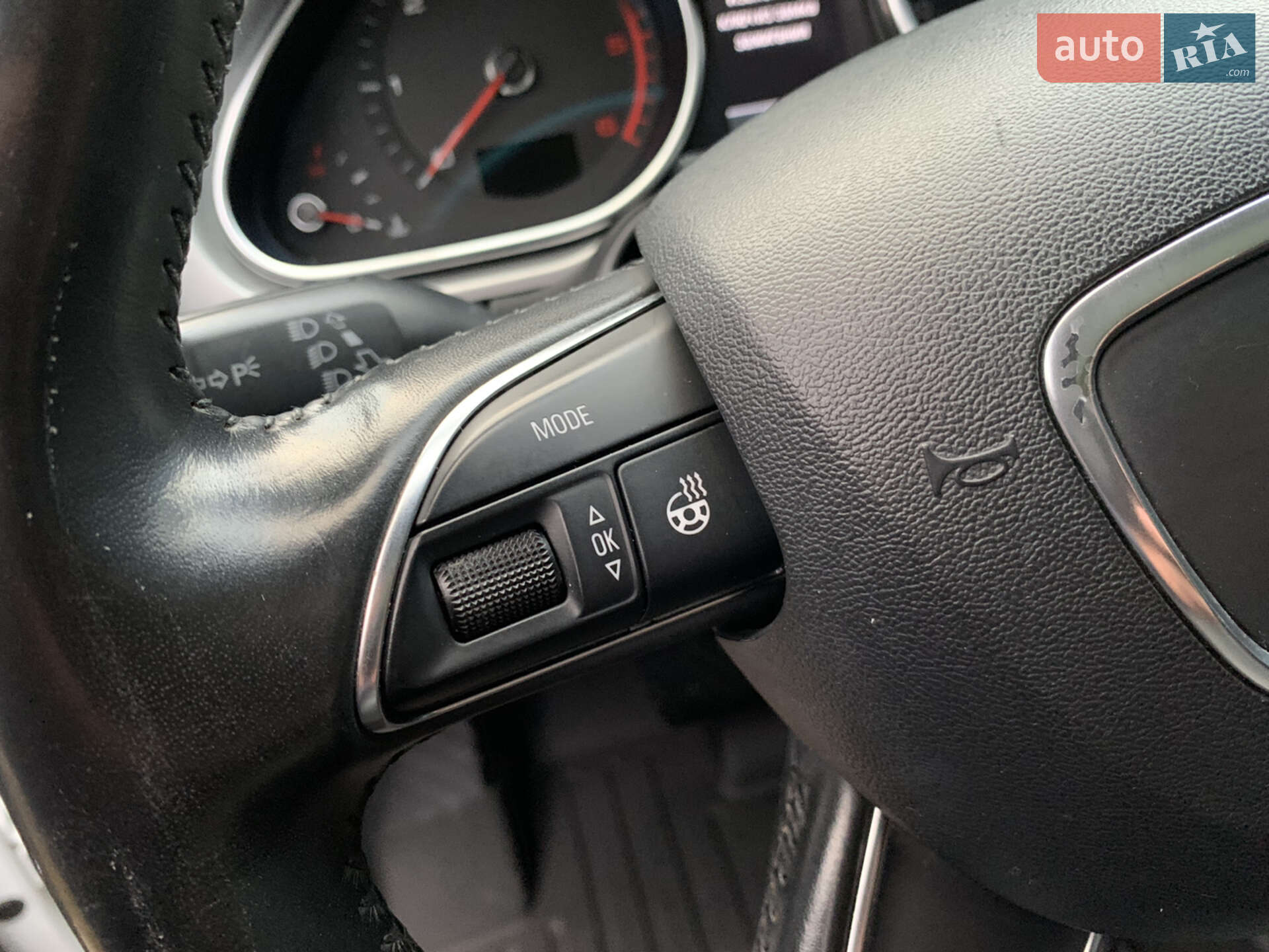 Audi Q7 2013 VIN WA1LMAFE8DD016692 фото оголошення 34 з 114