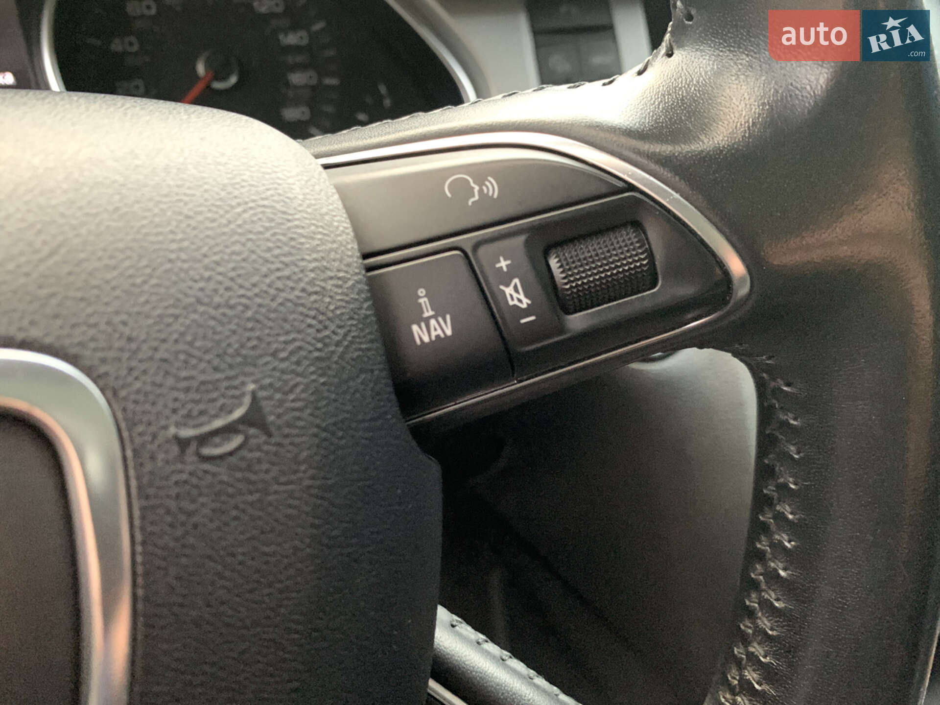Audi Q7 2013 VIN WA1LMAFE8DD016692 фото оголошення 35 з 114