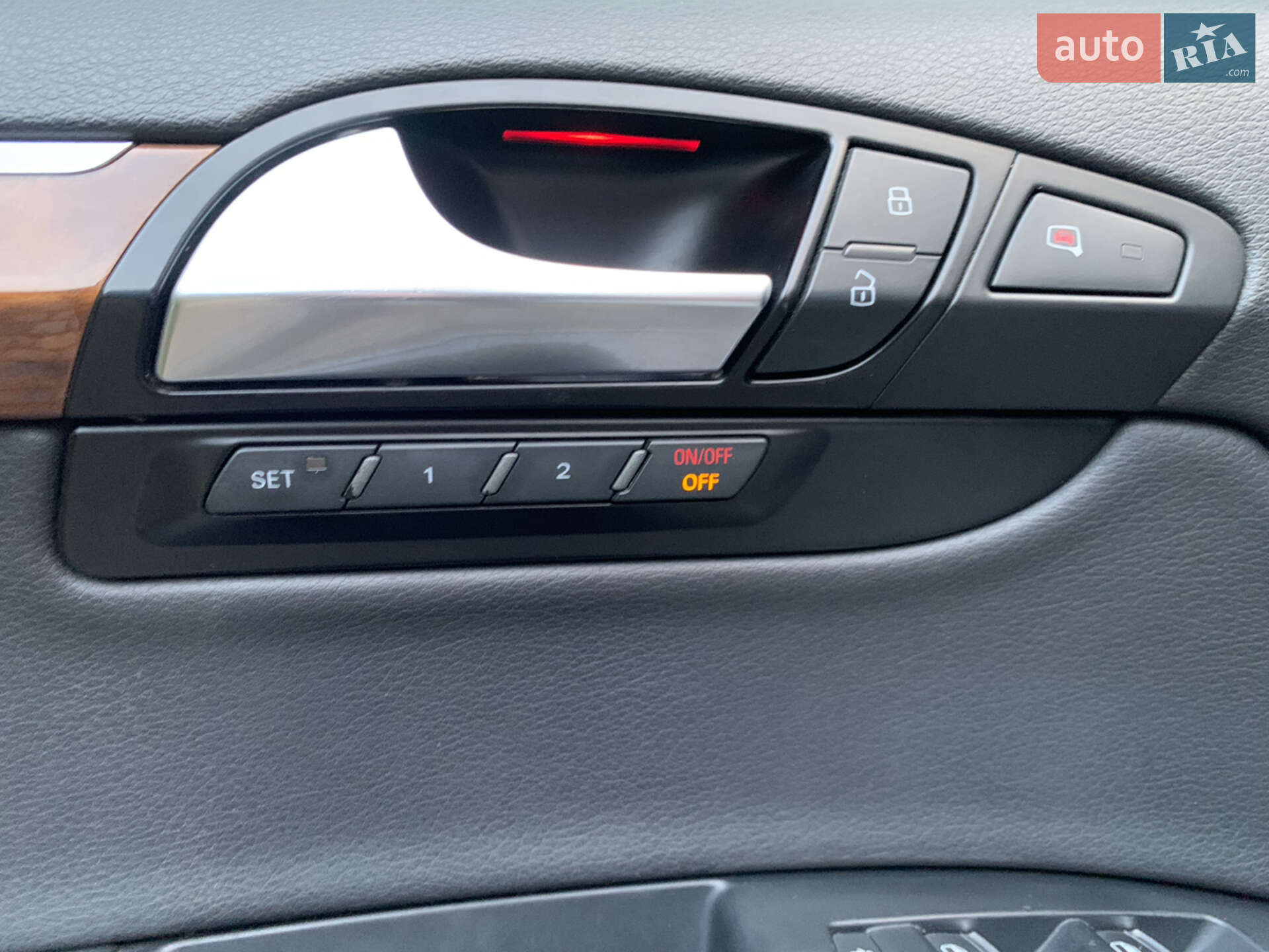 Audi Q7 2013 VIN WA1LMAFE8DD016692 фото оголошення 43 з 114