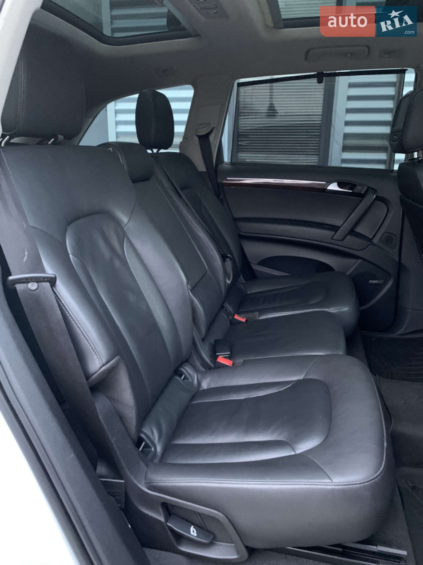 Audi Q7 2013 VIN WA1LMAFE8DD016692 фото оголошення 44 з 114