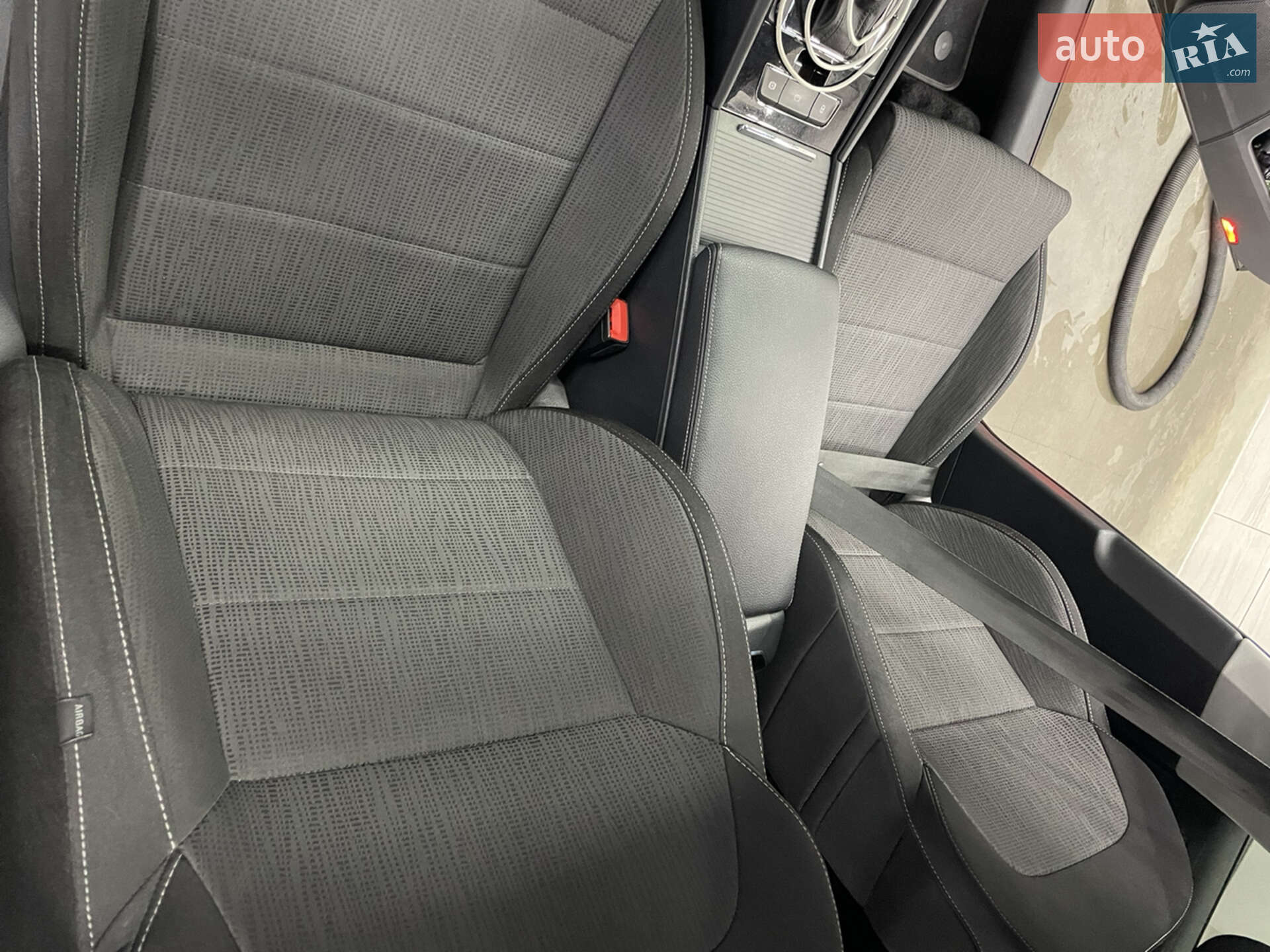 Skoda Superb 2017 VIN TMBJH7NPXH7534959 фото оголошення 18 з 31