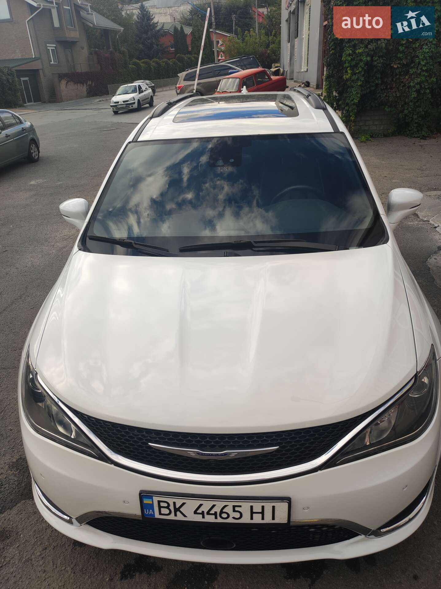 Chrysler Pacifica 2019 VIN 2C4RC1N70KR645539 фото оголошення 8 з 25