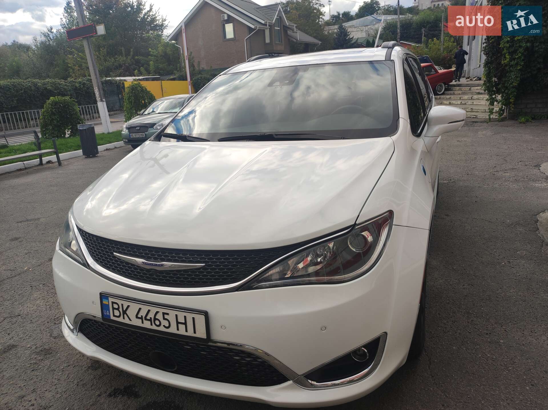 Chrysler Pacifica 2019 VIN 2C4RC1N70KR645539 фото оголошення 11 з 25