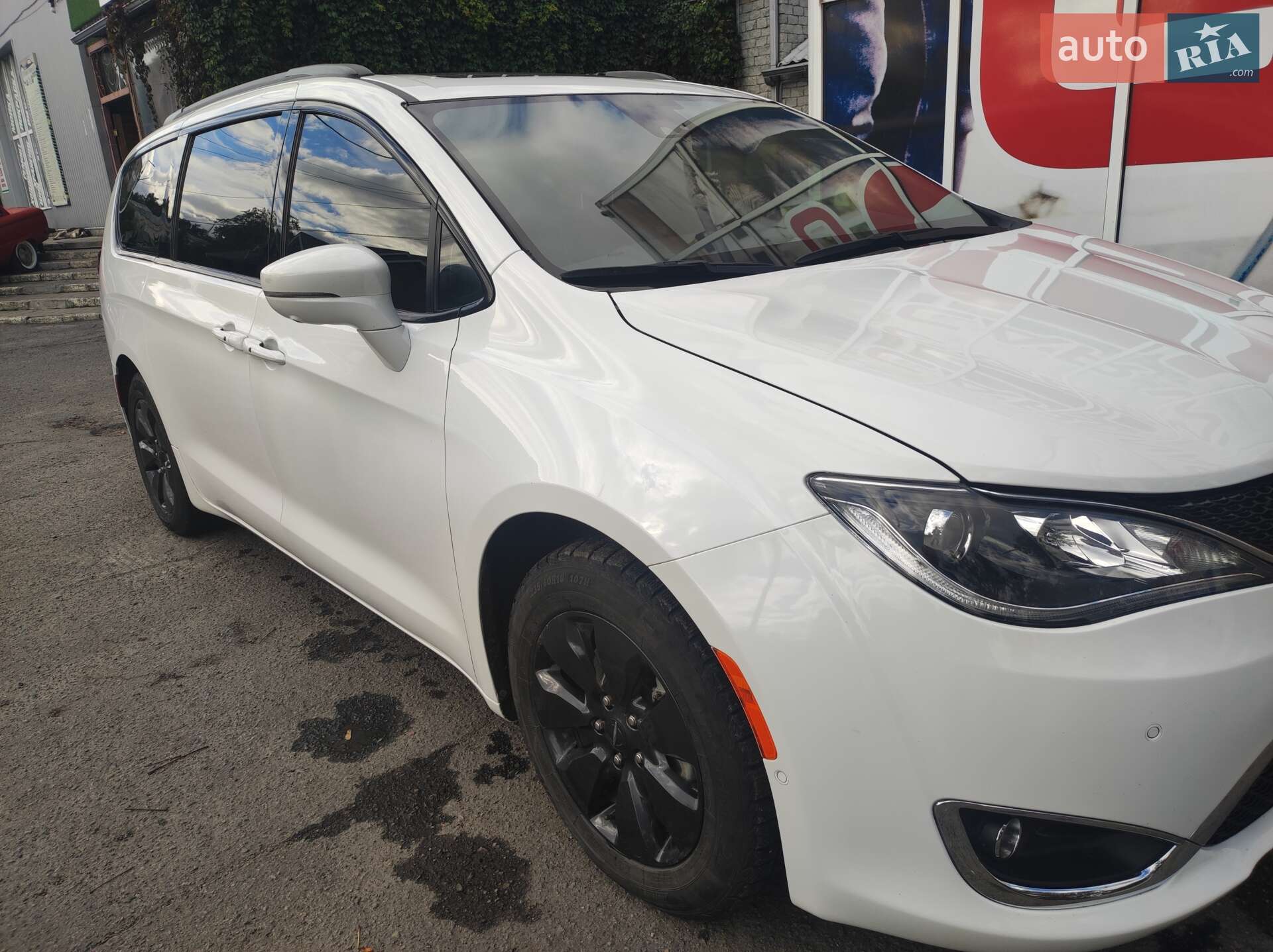 Chrysler Pacifica 2019 VIN 2C4RC1N70KR645539 фото оголошення 15 з 25