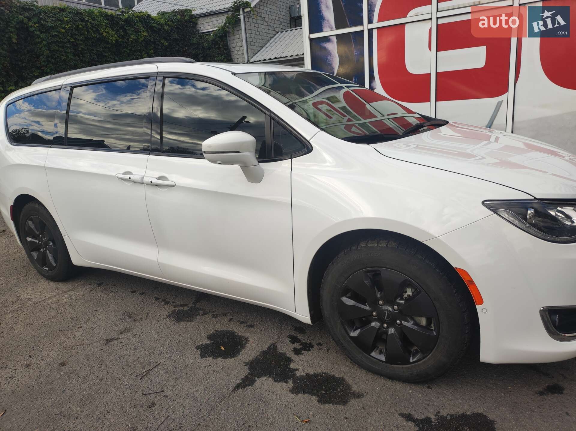 Chrysler Pacifica 2019 VIN 2C4RC1N70KR645539 фото оголошення 18 з 25
