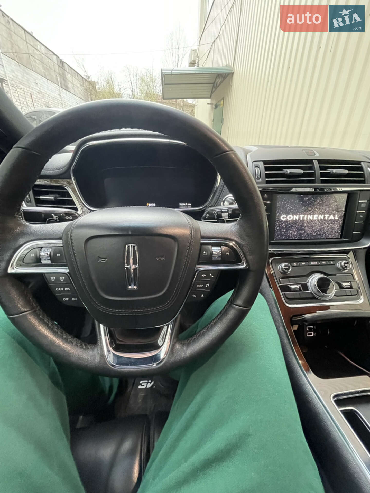 Lincoln Continental 2017 VIN 1LN6L9PK5H5617353 фото оголошення 32 з 39