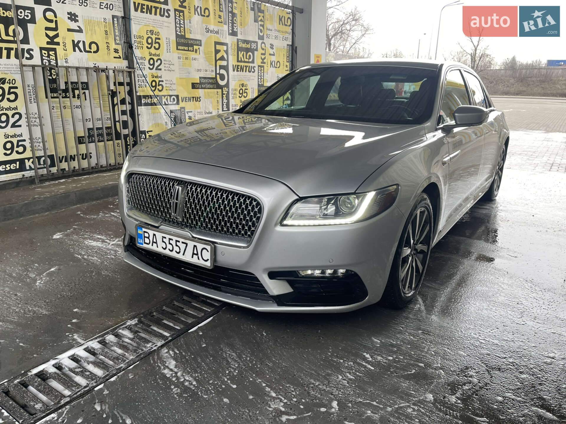 Lincoln Continental 2017 VIN 1LN6L9PK5H5617353 фото оголошення 3 з 26