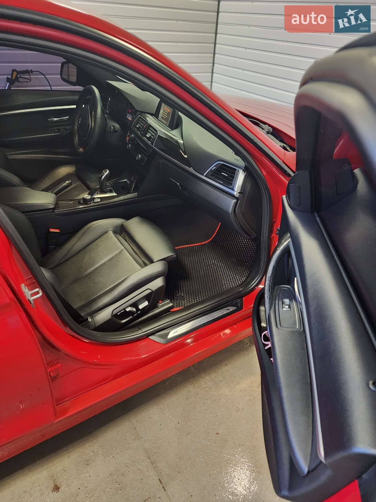BMW 3 Series 2016 VIN WBA8E9G58GNU30234 фото оголошення 4 з 17