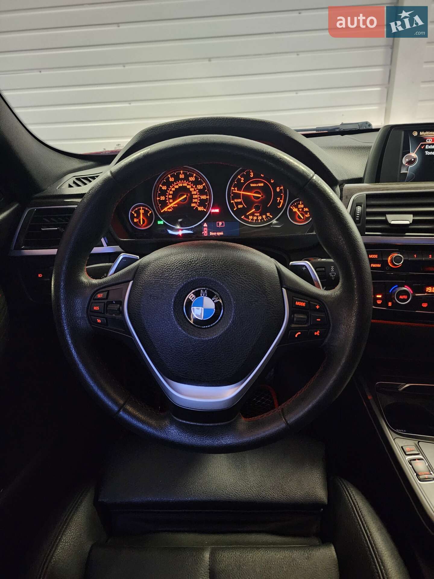 BMW 3 Series 2016 VIN WBA8E9G58GNU30234 фото оголошення 12 з 17