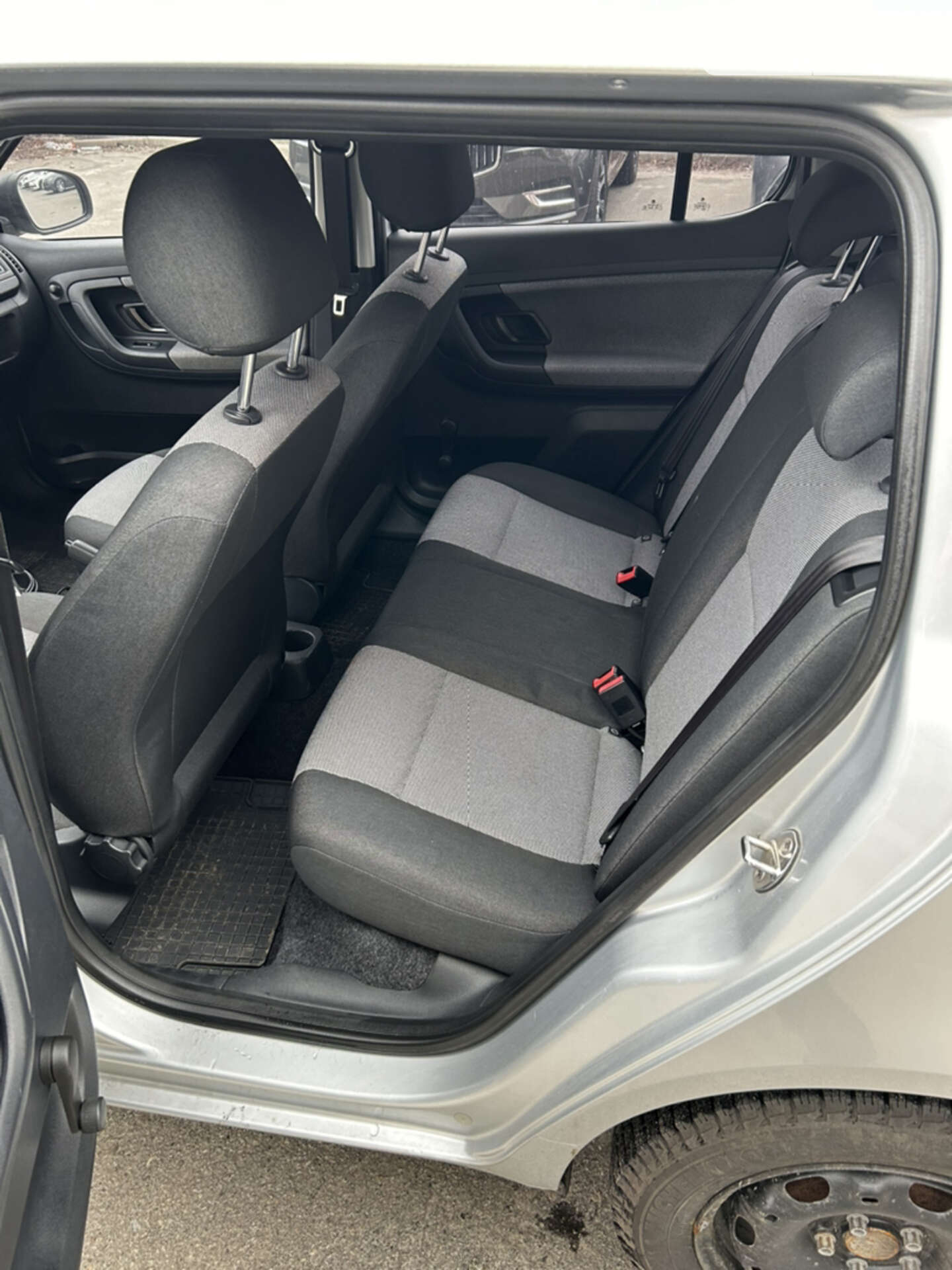 Skoda Fabia 2010 VIN TMBEH15J9BB501496 фото оголошення 13 з 26