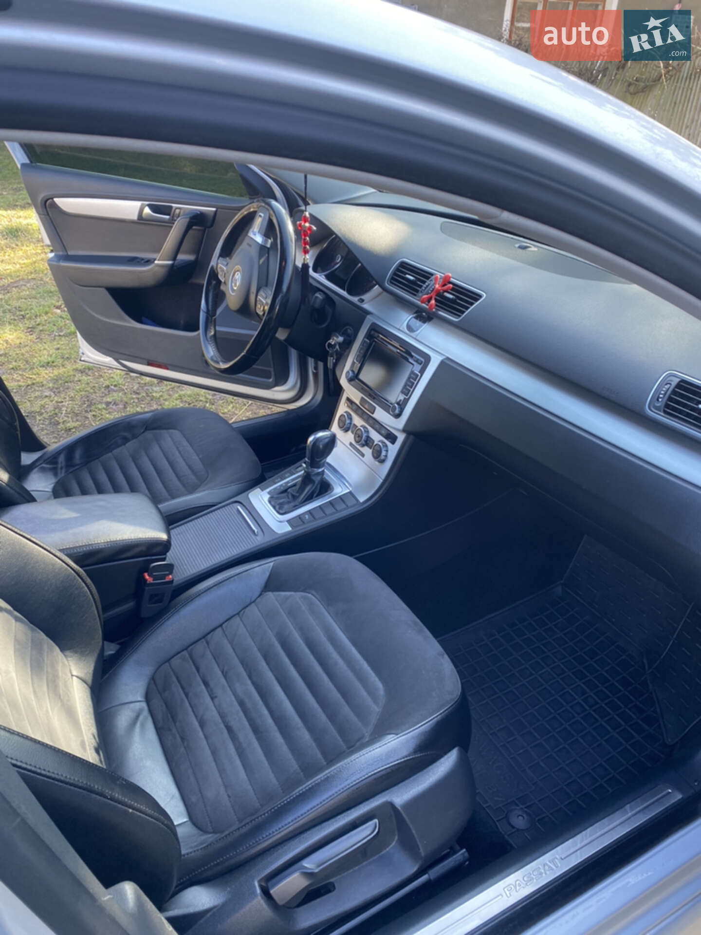 Volkswagen Passat 2013 VIN WVWZZZ3CZEP000572 фото оголошення 10 з 16