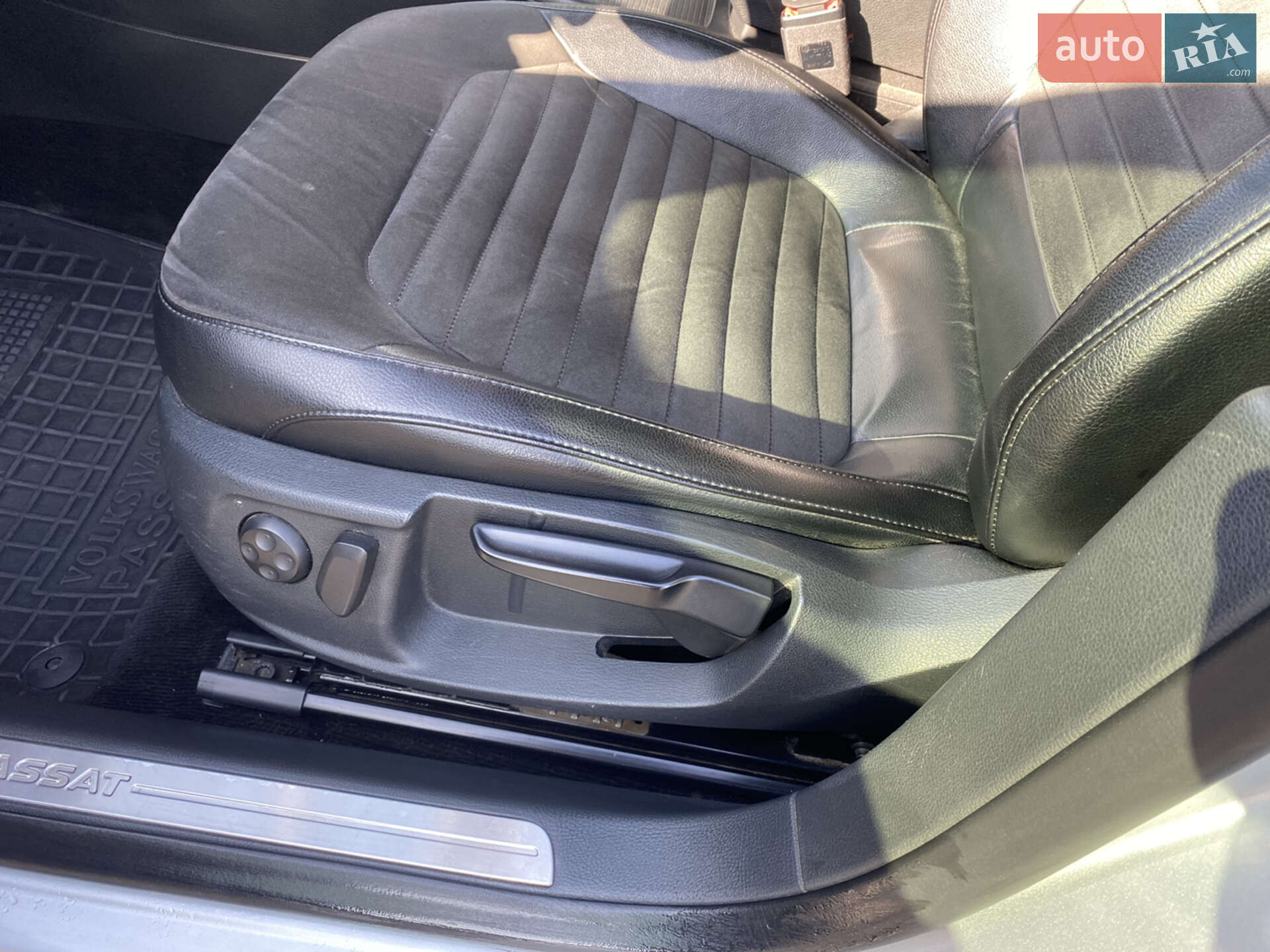 Volkswagen Passat 2013 VIN WVWZZZ3CZEP000572 фото оголошення 16 з 16