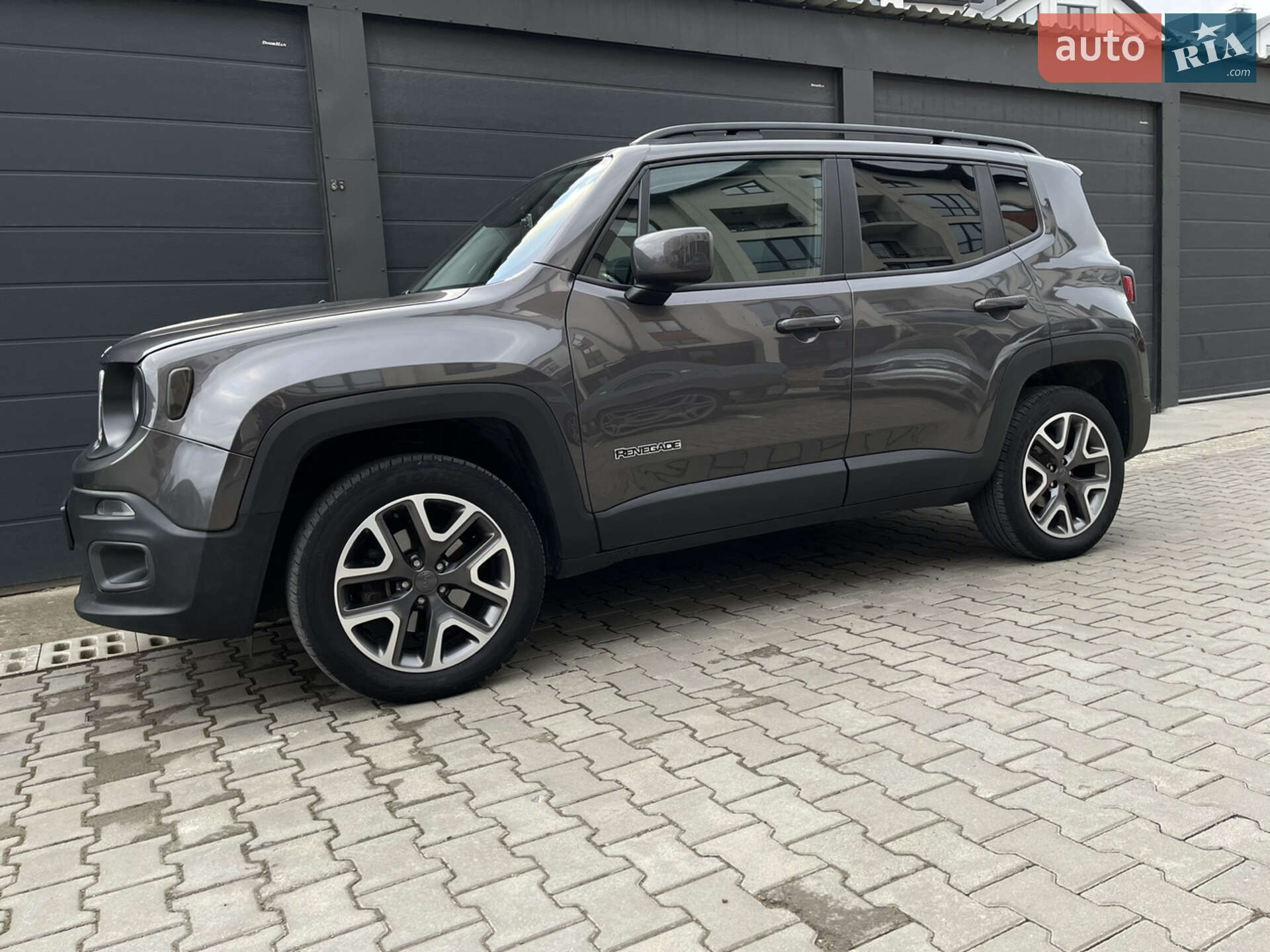 Jeep Renegade 2017 VIN ZACCJBBB0HPF19849 фото оголошення 7 з 37