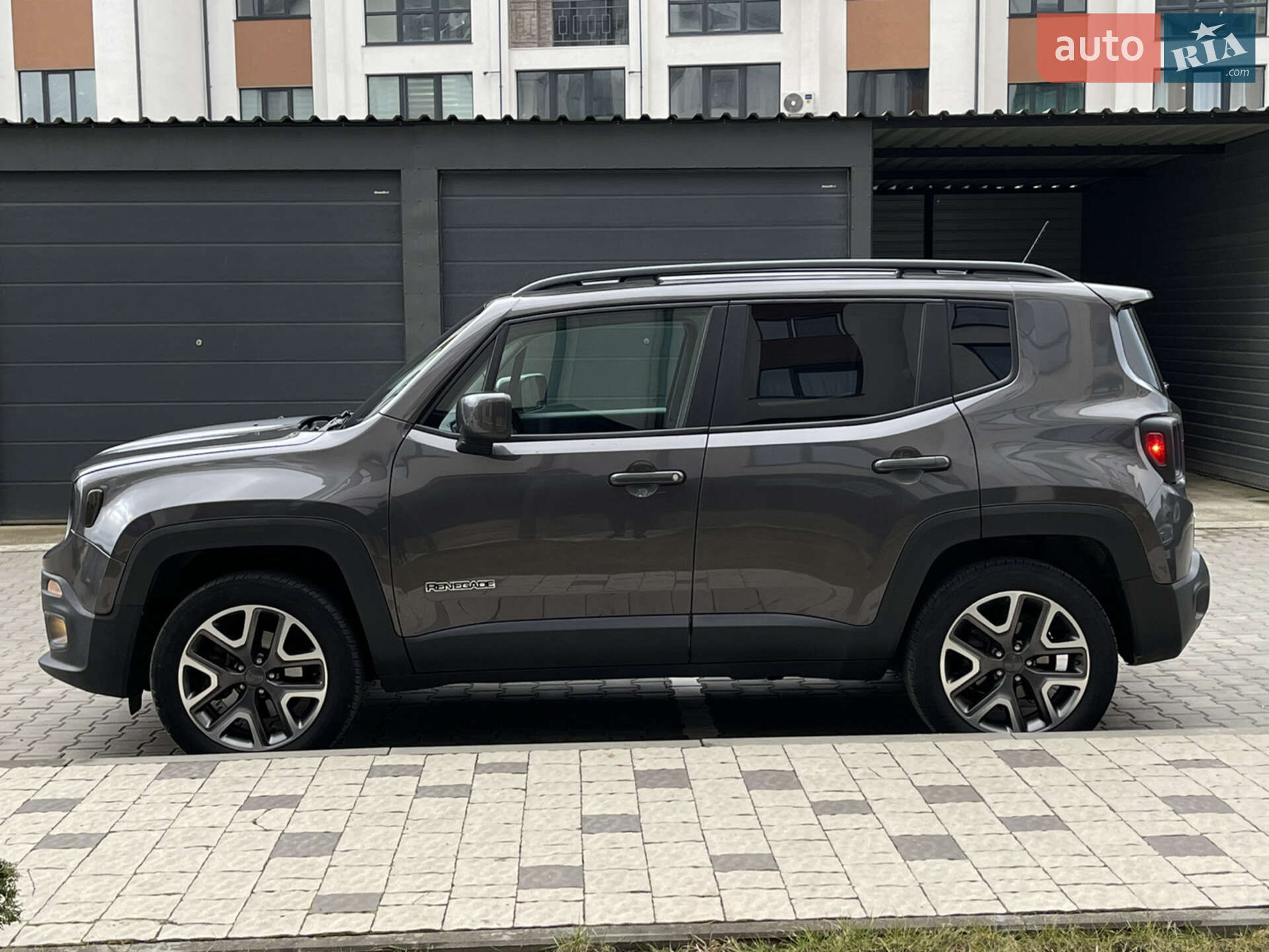 Jeep Renegade 2017 VIN ZACCJBBB0HPF19849 фото оголошення 15 з 37