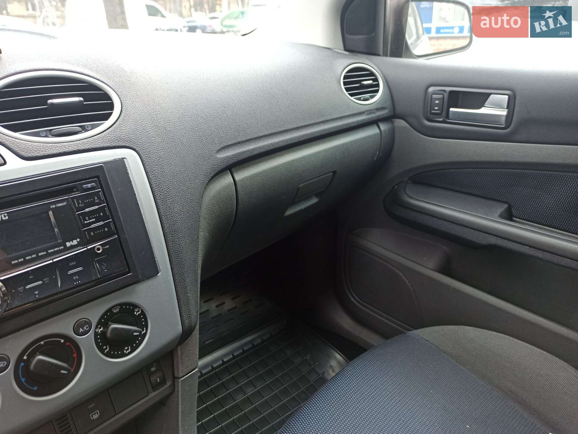 Ford Focus 2006 VIN WF0WXXGCDW6B12504 фото оголошення 4 з 15