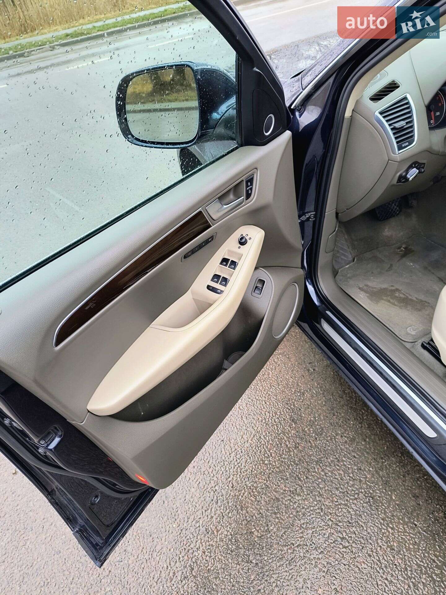 Audi Q5 2011 VIN WA1LFAFP1CA016481 фото оголошення 4 з 21