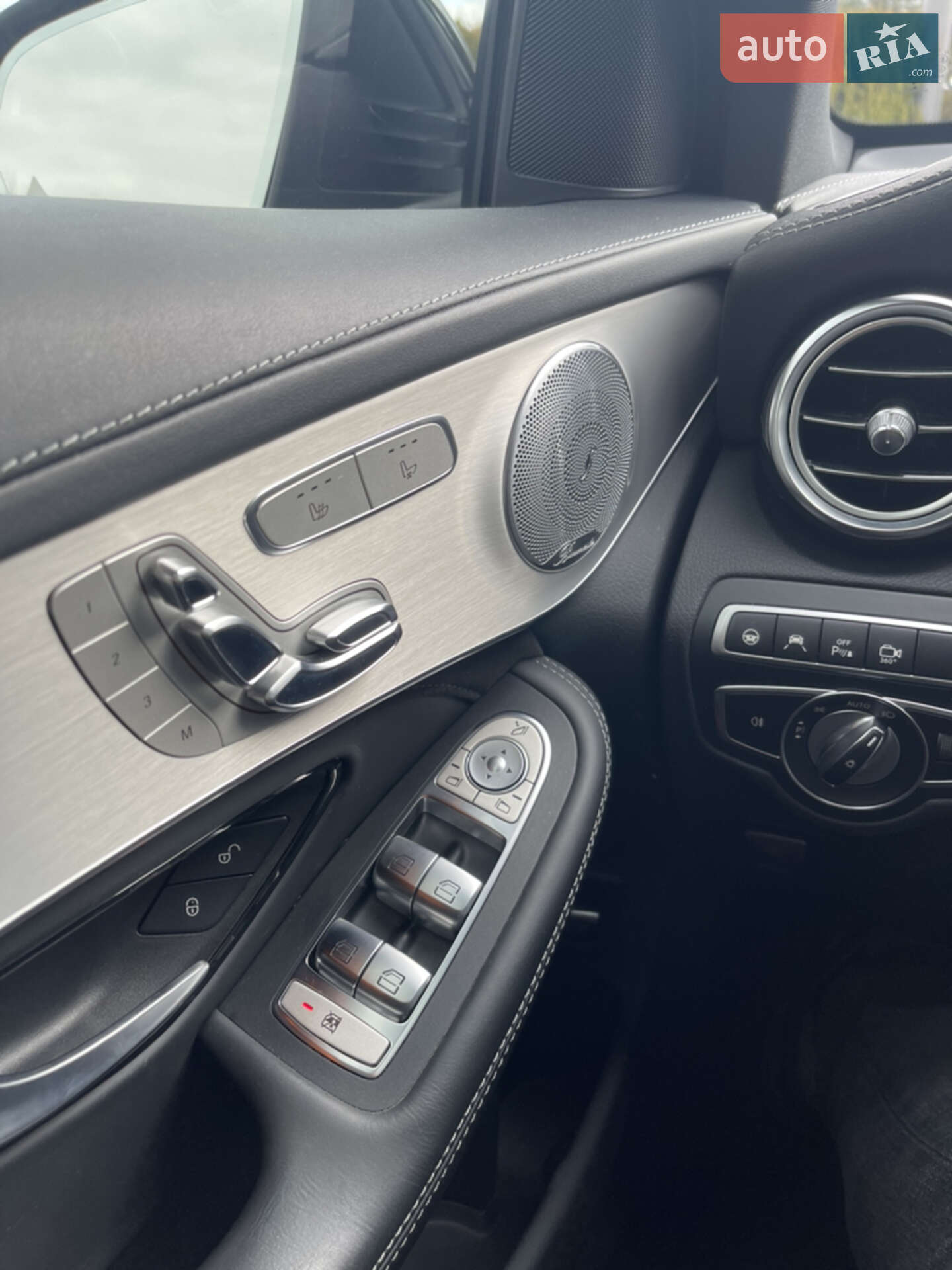 Mercedes-Benz GLC-Class 2018 VIN WDC0G8KB4KF530040 фото оголошення 47 з 66
