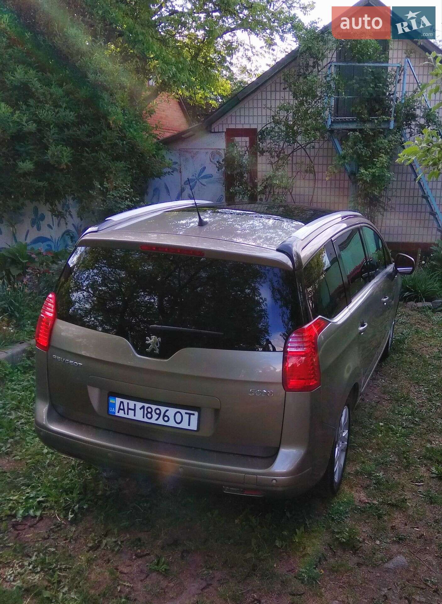 Peugeot 5008 2011 VIN VF30ERHE8BS103812 фото оголошення 28 з 40