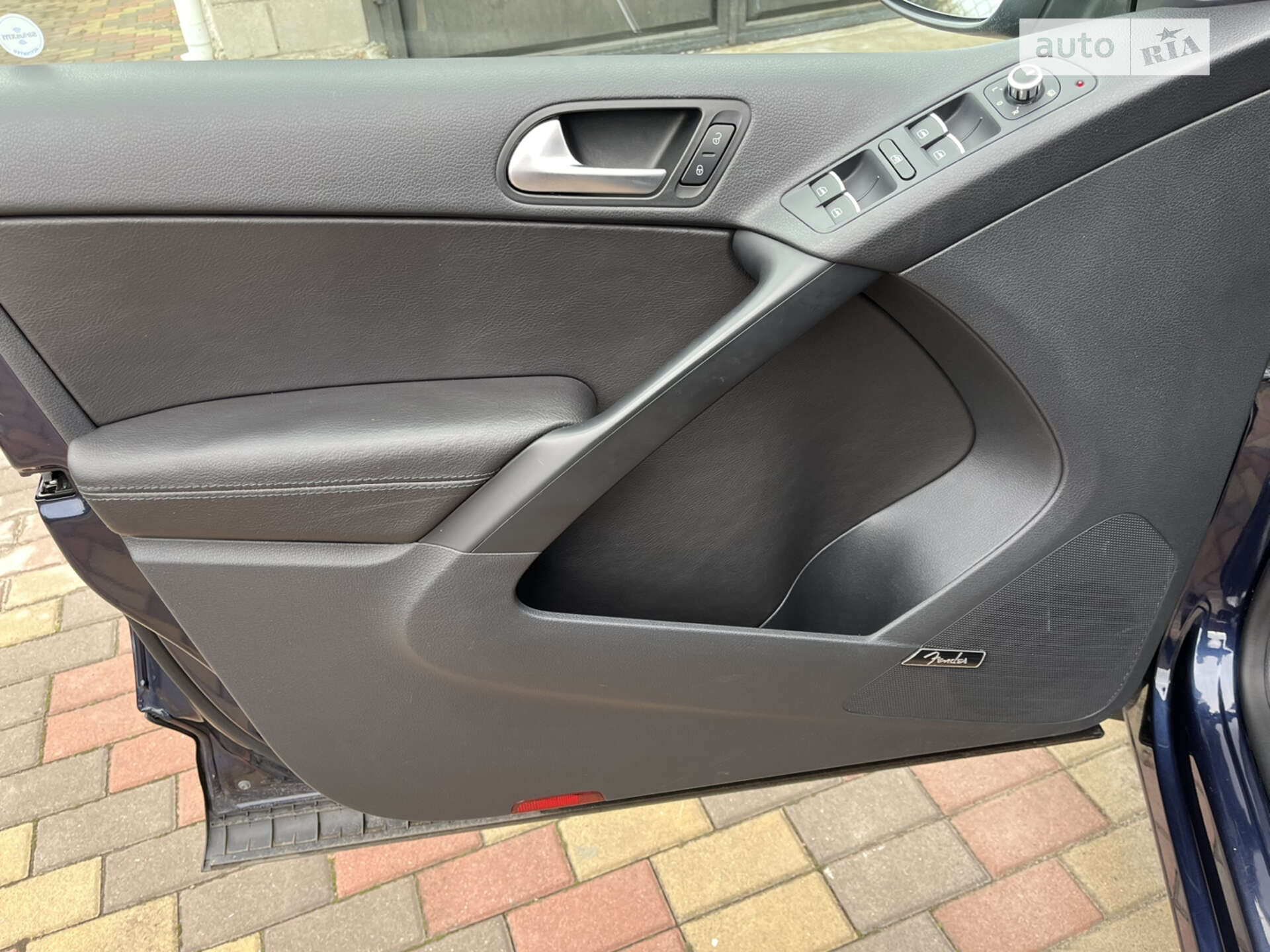 Volkswagen Tiguan 2015 VIN WVGAV7AX0FW569197 фото оголошення 4 з 24