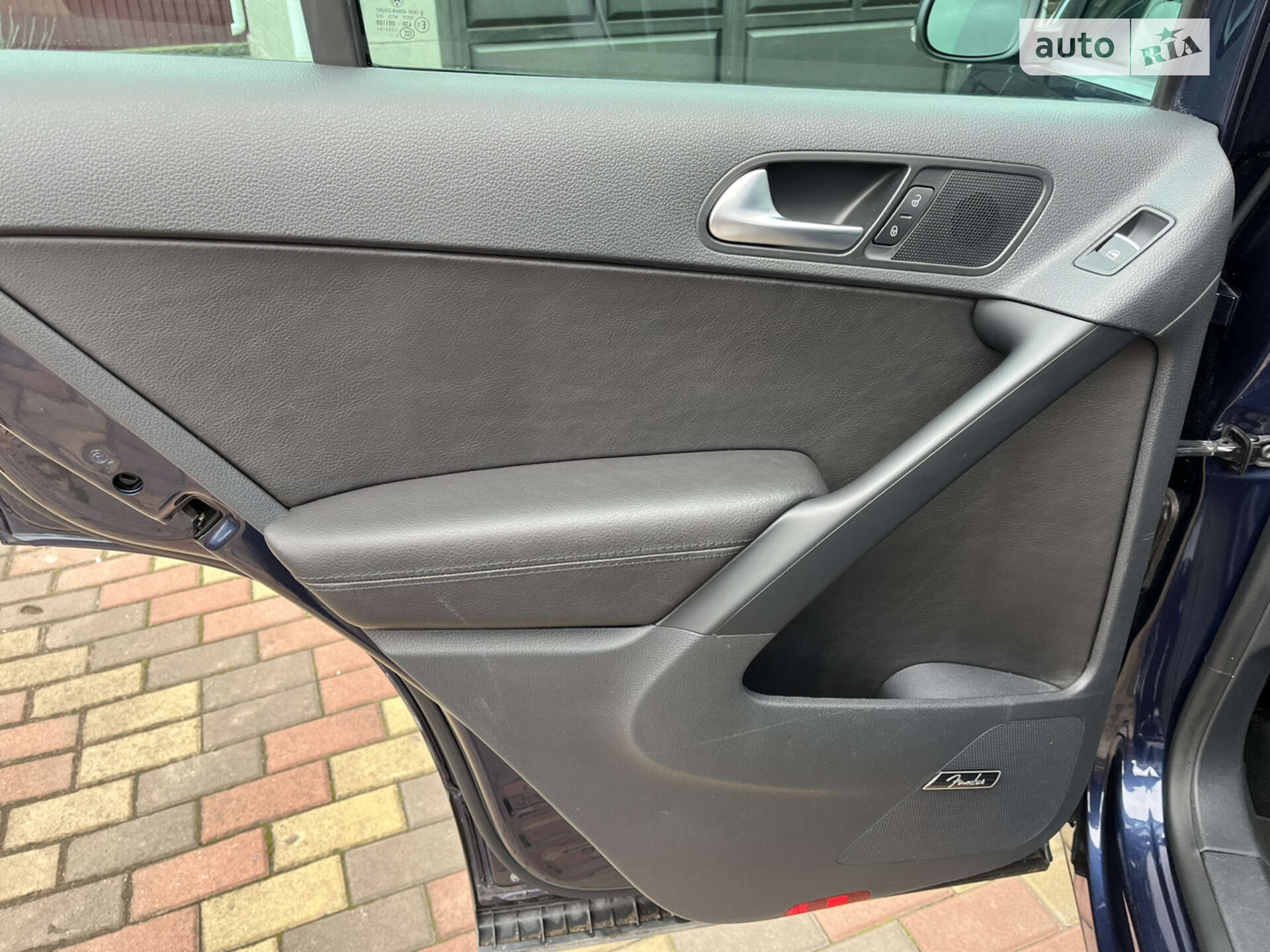Volkswagen Tiguan 2015 VIN WVGAV7AX0FW569197 фото оголошення 6 з 24